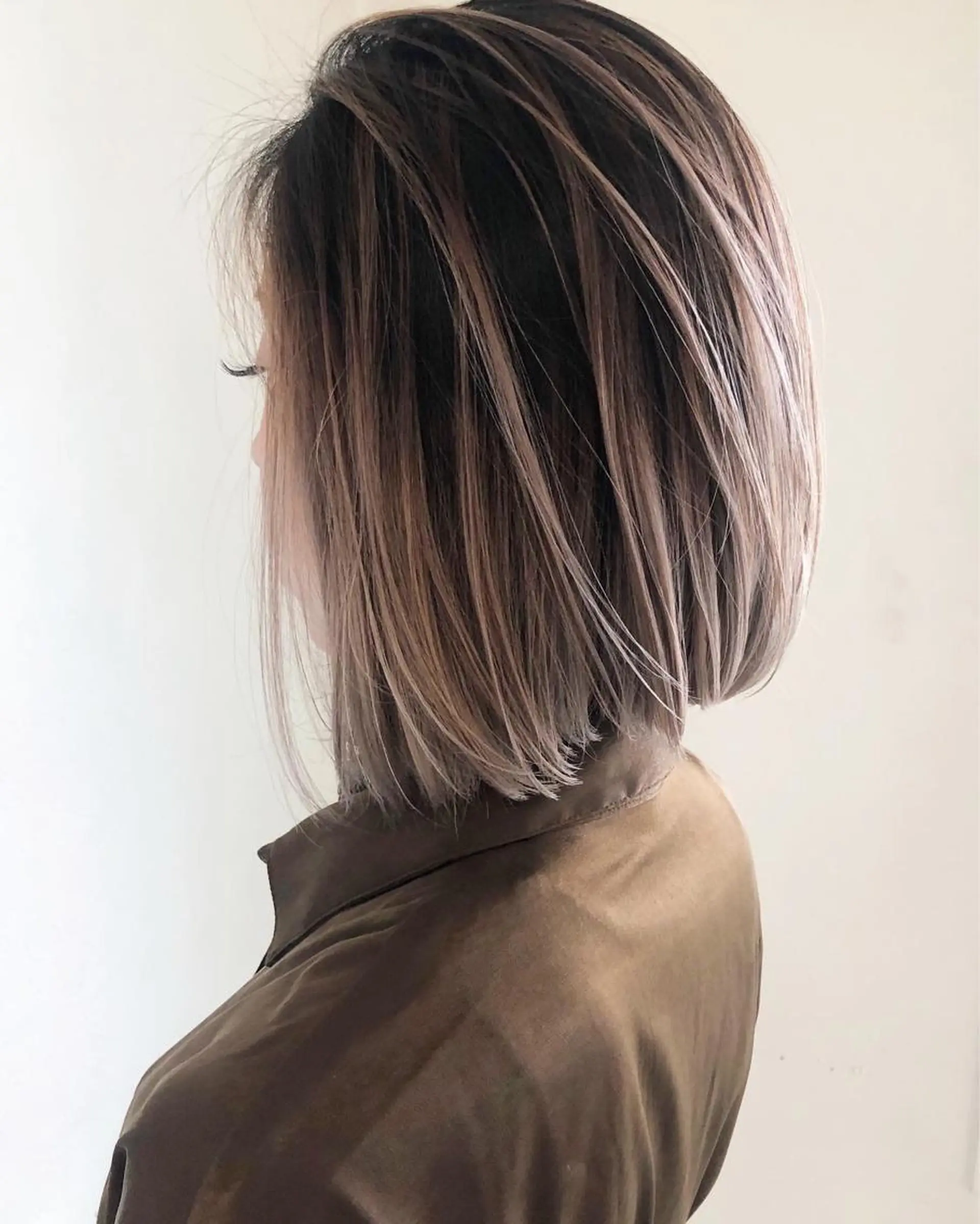 ミディアム レイヤーカット ACRO梅田【アクロ】所属・縮毛矯正とカラーの人 倉友哉のヘアスタイル