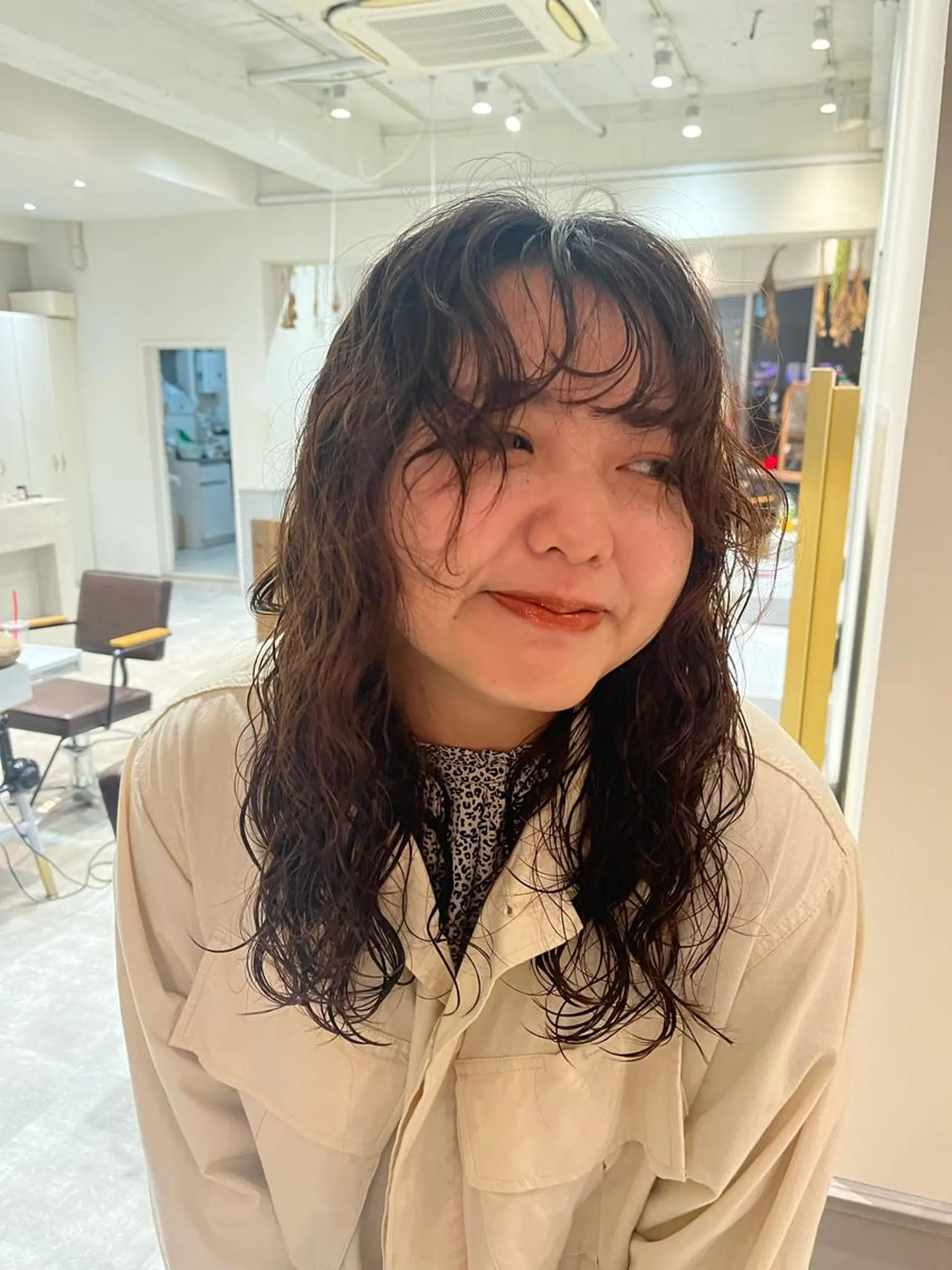 ミディアム パーマ SIKI yuuna モテ韓国ヘア☁️のヘアスタイル