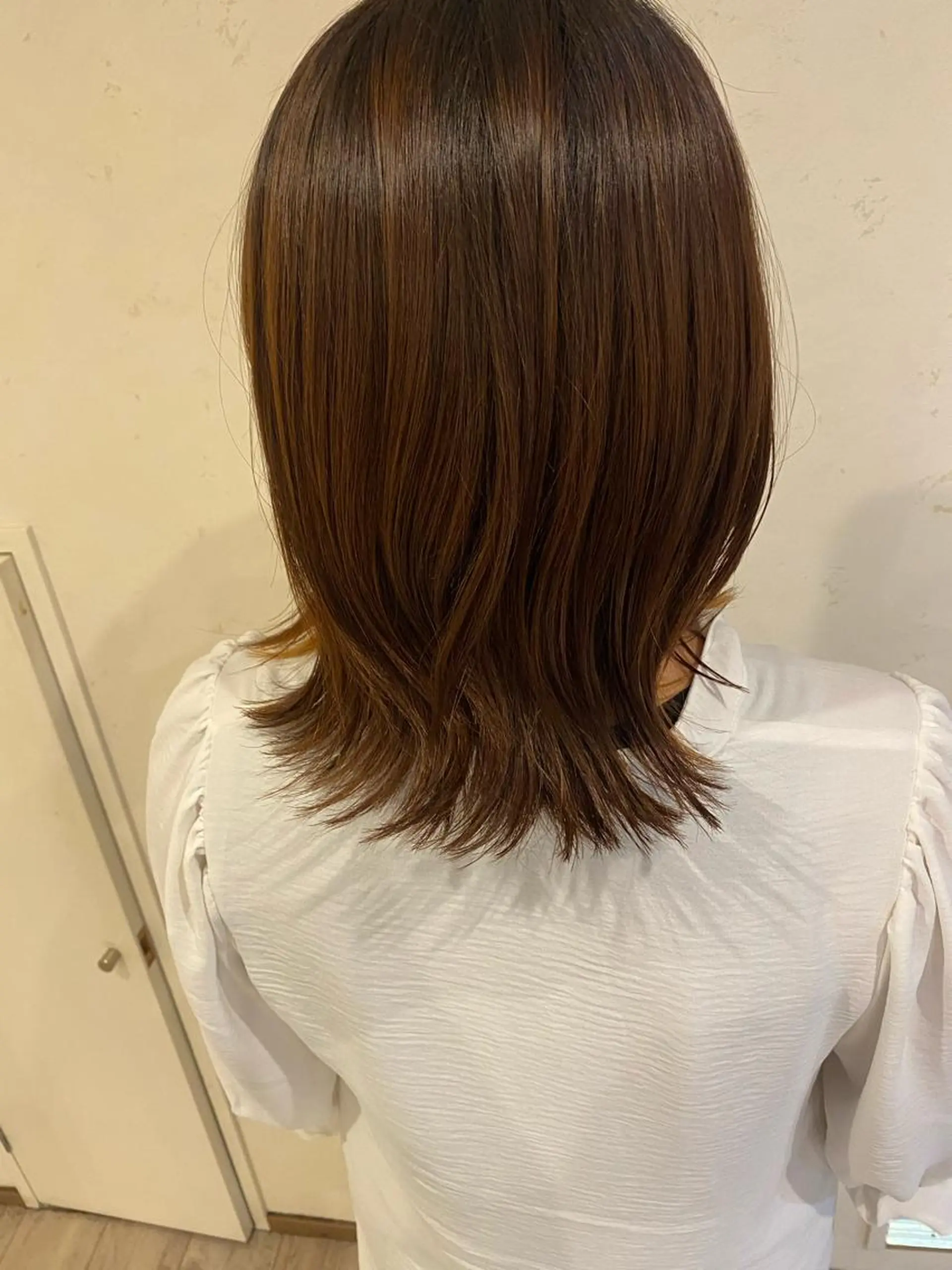 ミディアム レイヤーカット 外ハネヘア カット トリートメント 🍑 モモカ🍑のヘアスタイル