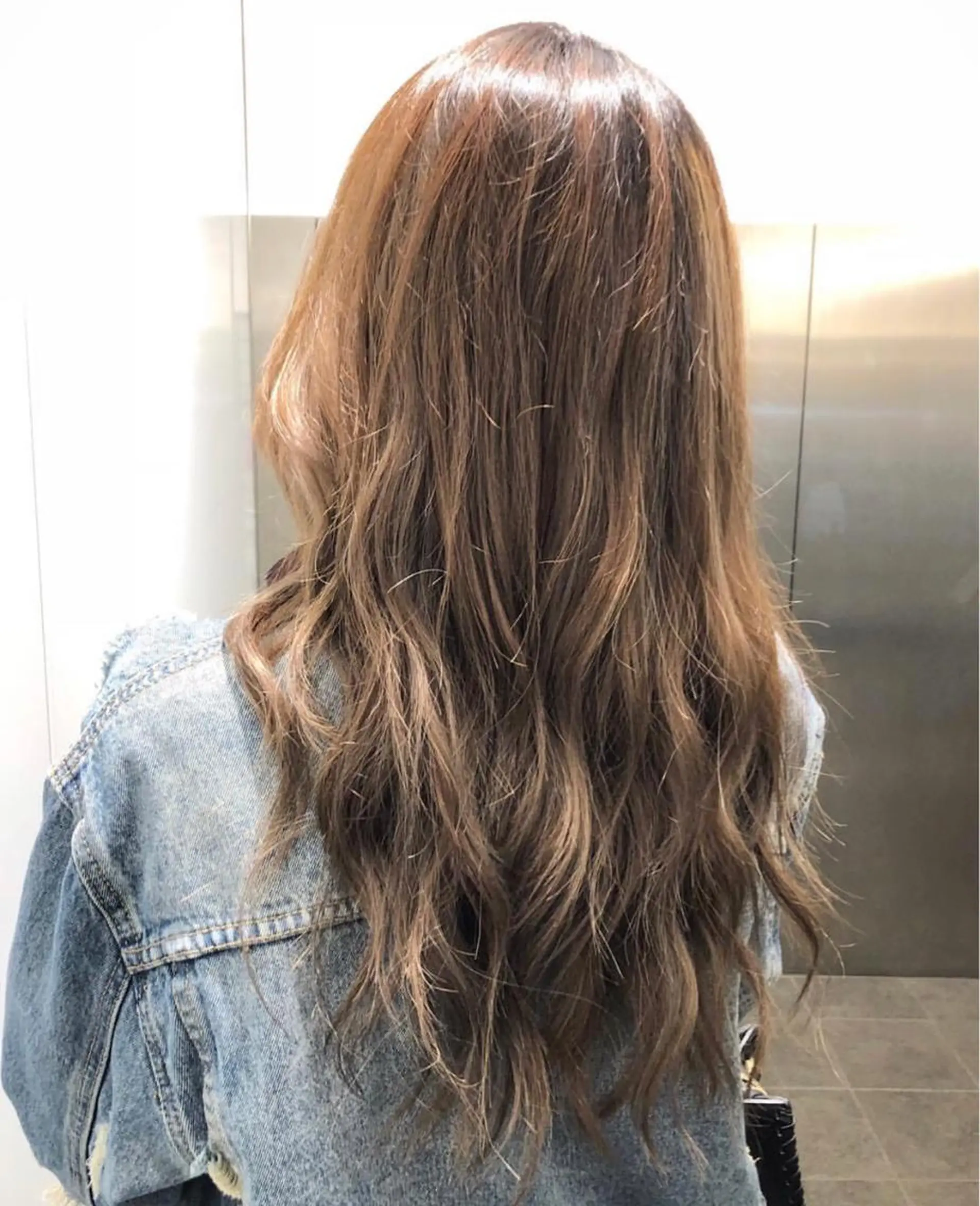 ロング ハイライト レイヤーカット salowin 原宿 aroa所属・韓国／ハッシュカット ／透明感カラー／金野のヘアスタイル