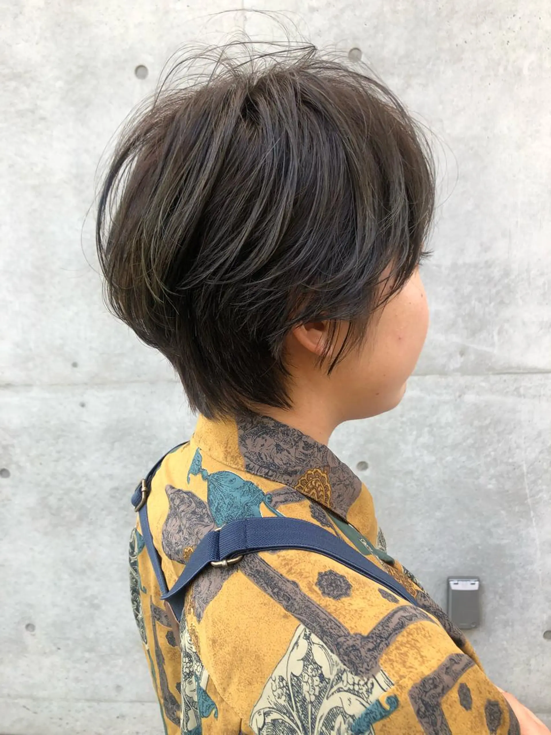 ショート カラー THE DAY所属・AKI HASHIMOTOのヘアスタイル