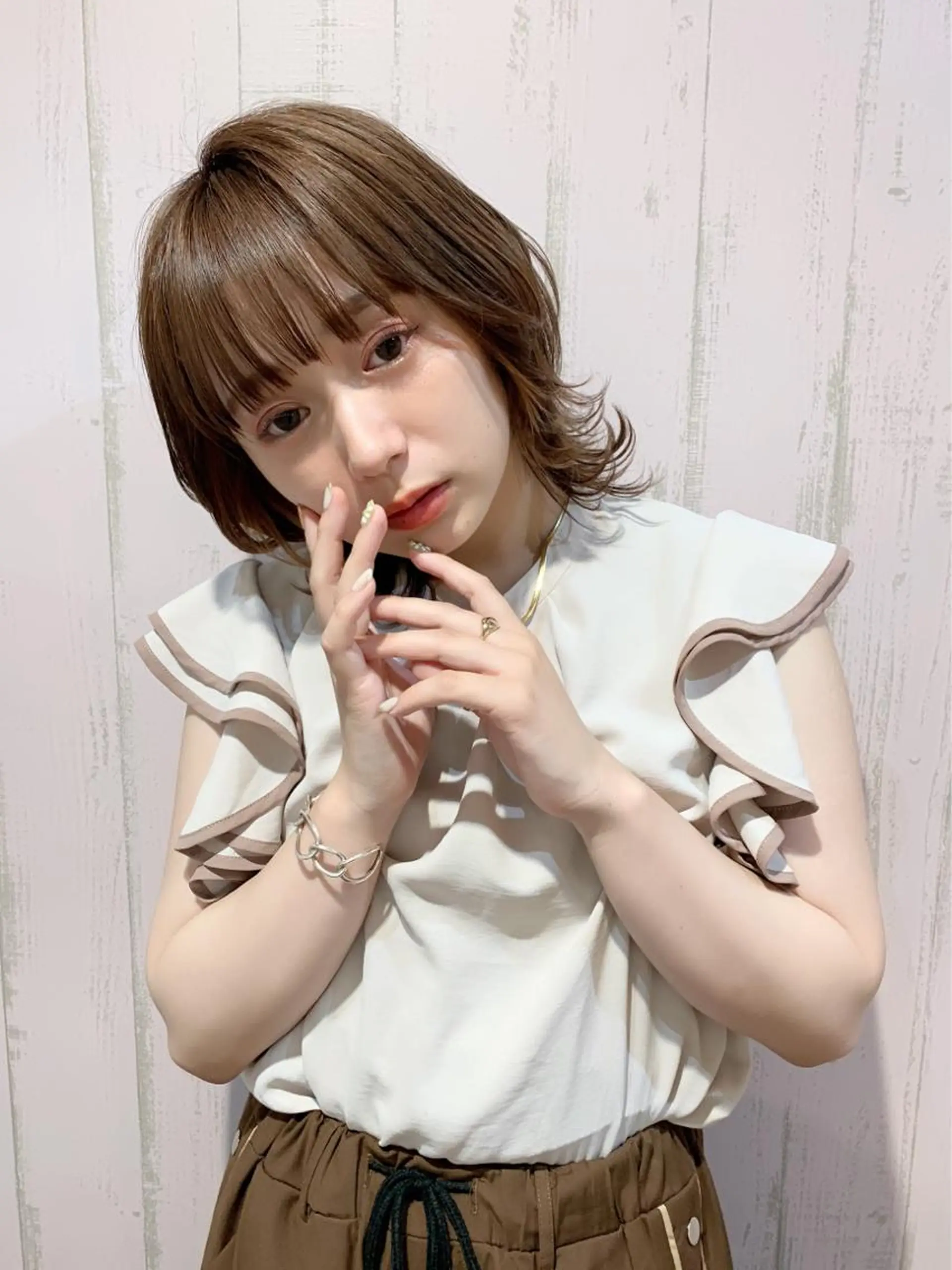 ミディアム カラー ベージュカラー イヤリングカラー オレンジ くびれヘア ウルフカット 髪質改善カラー☆ ヘアアレンジmiyuのヘアスタイル