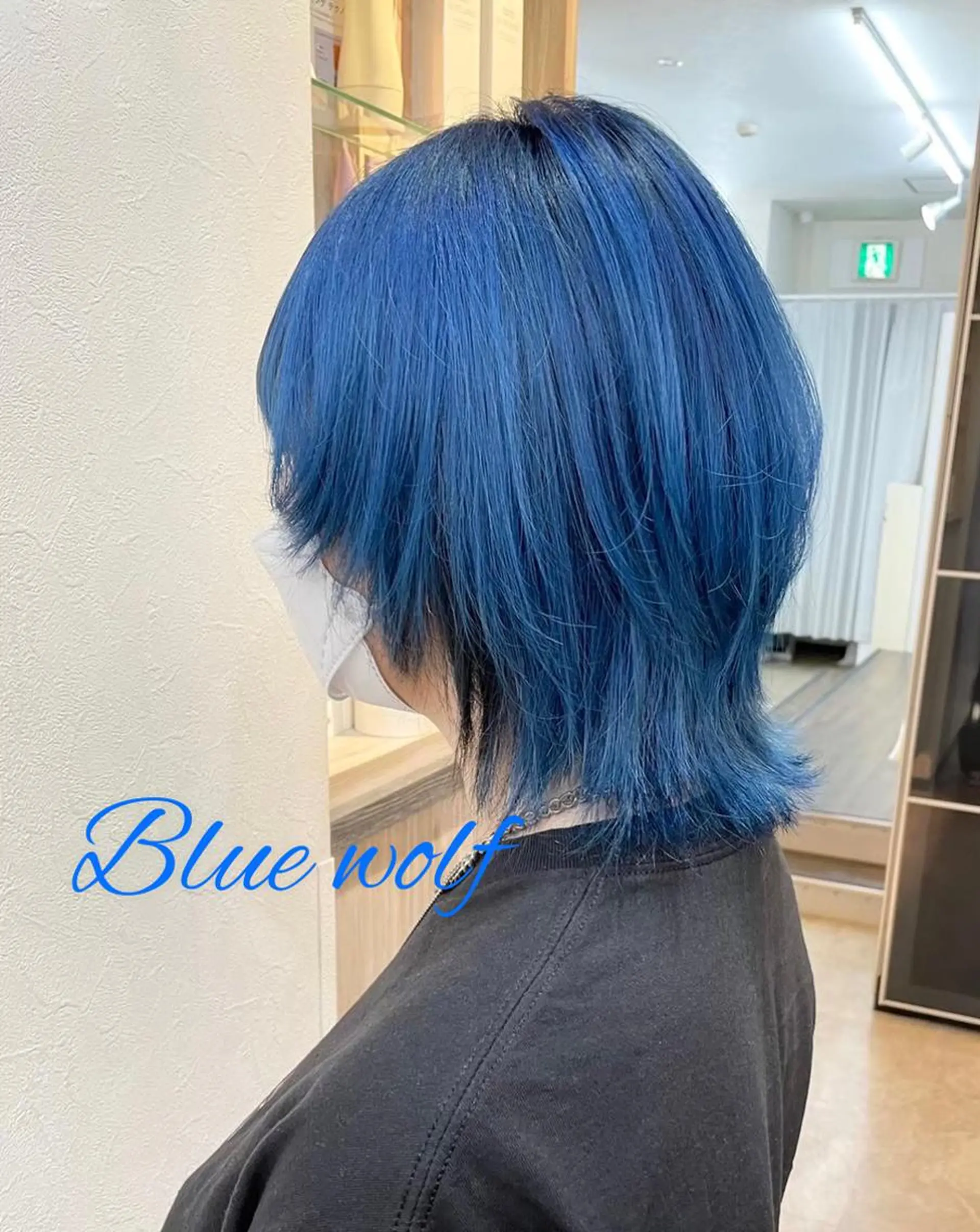 ミディアム カラー ブリーチ ブルーカラー ウルフカット ヘアカラー 柿原啓登【メンズパー マ/ハイトーン】のヘアスタイル