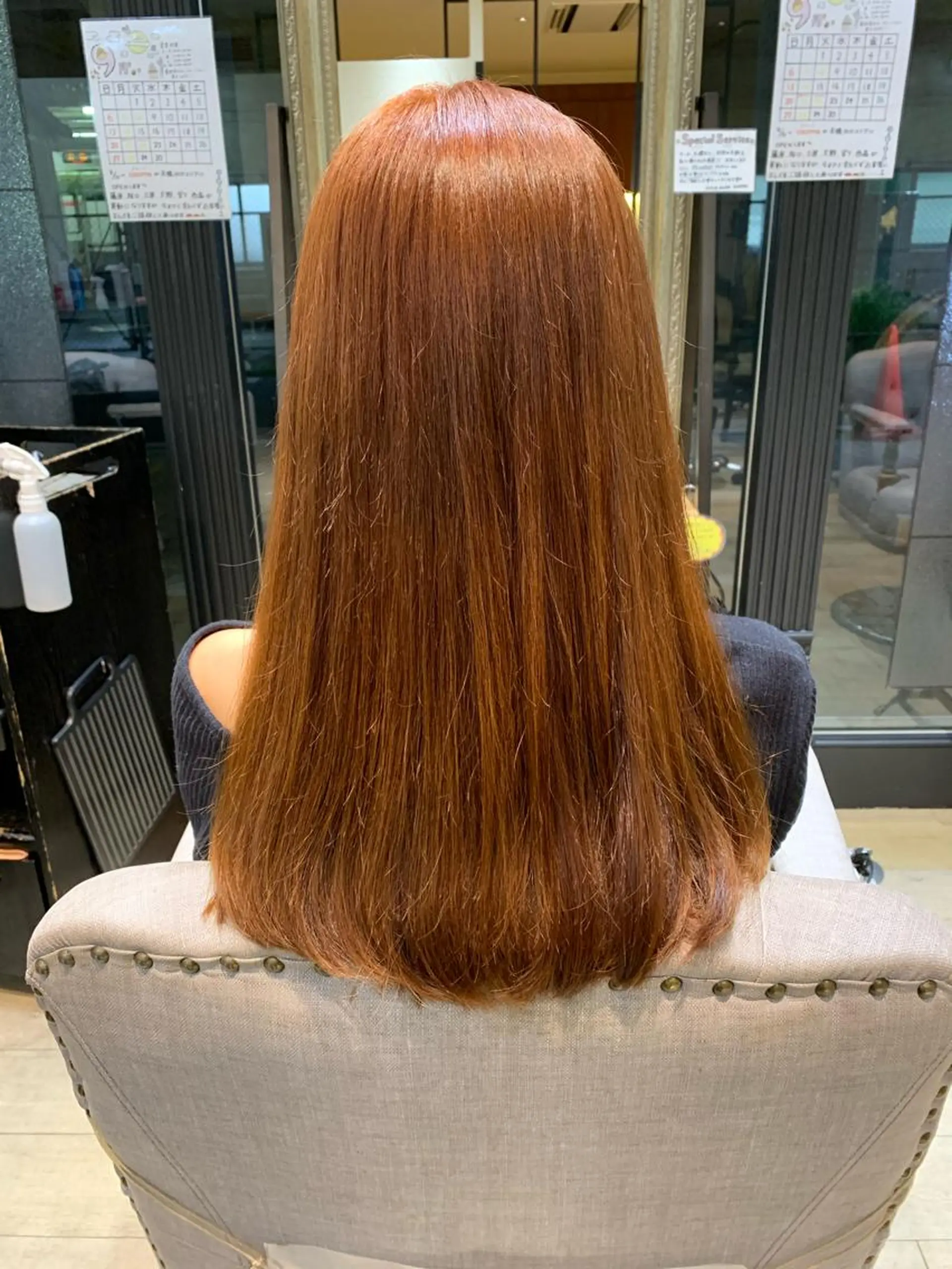 ロング カラー ブリーチ ブリーチなしカラー オレンジ 上田 紗也のヘアスタイル