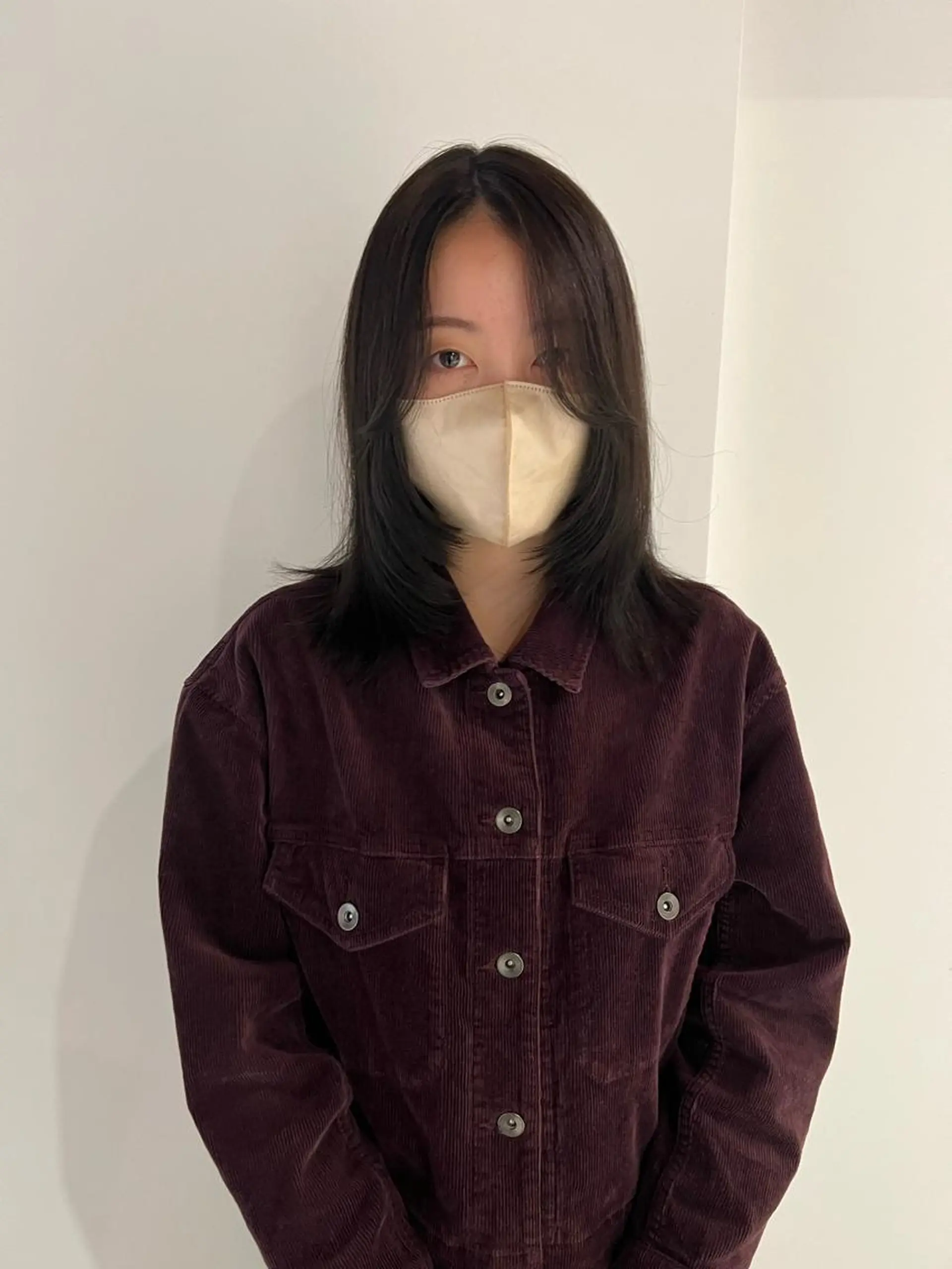 セミロング カラー 顔周りカット シャギー io濱川 遥のヘアスタイル