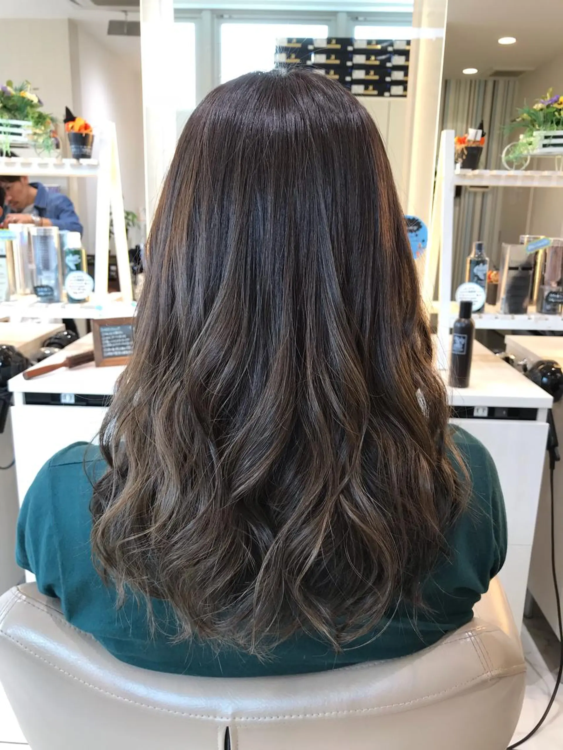 セミロング カラー グレージュ 清藤 綾のヘアスタイル