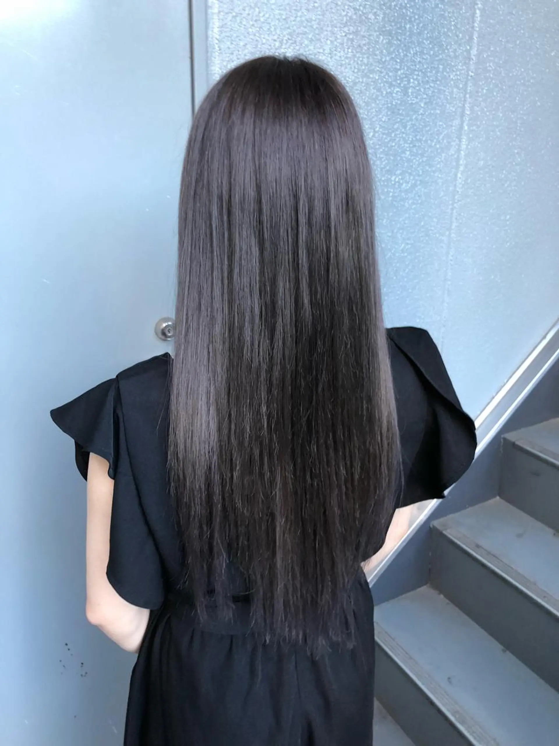 ロング カラー ダークグレー ダークグレージュ グレージュ エクステ エクステ FERNA池袋所属・マンツーマン施術✂︎ 金田尚久🎨のヘアスタイル