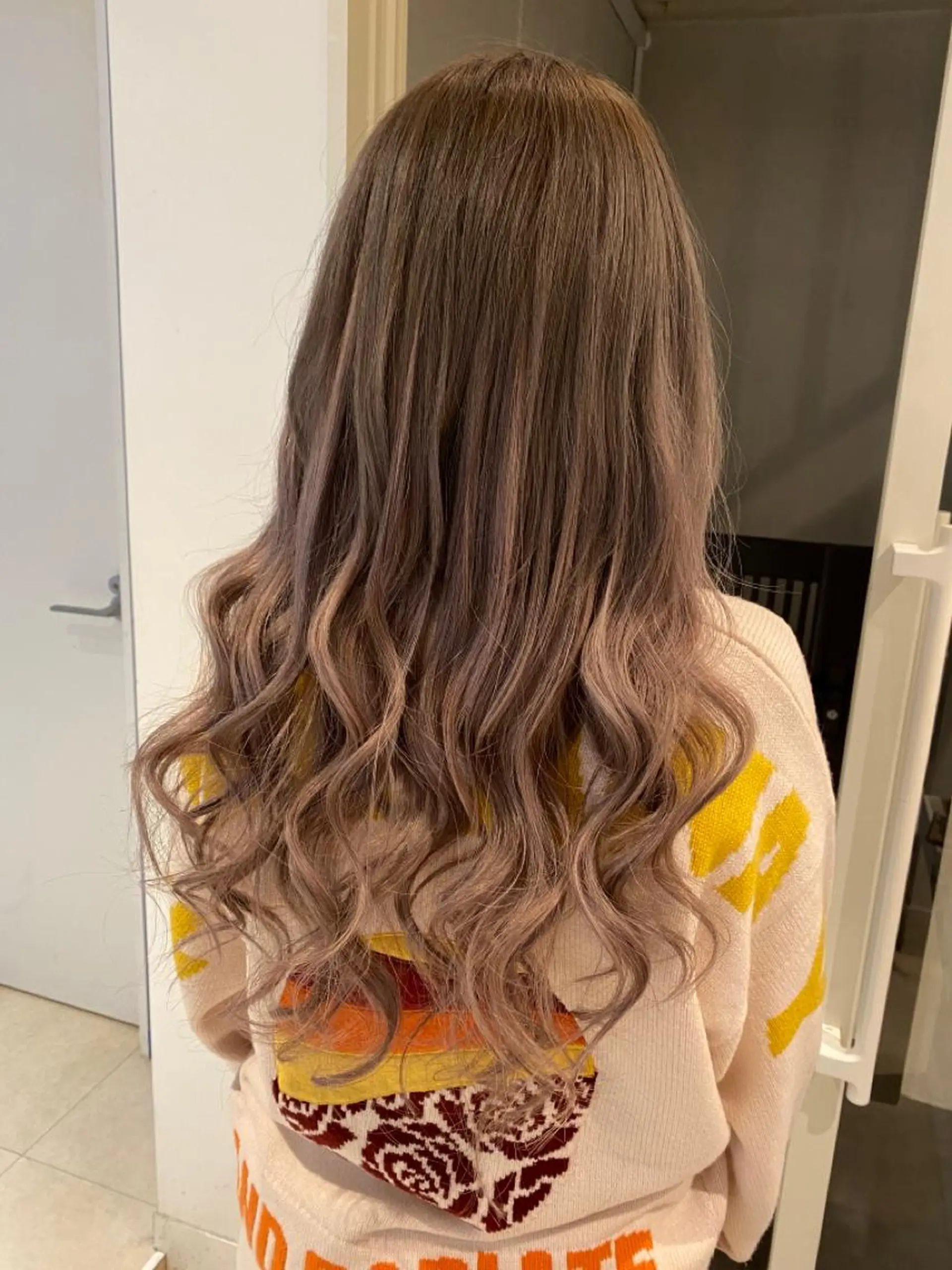 ロング 🌈評価No.1🌈 艶髪カラー❌エクステのヘアスタイル