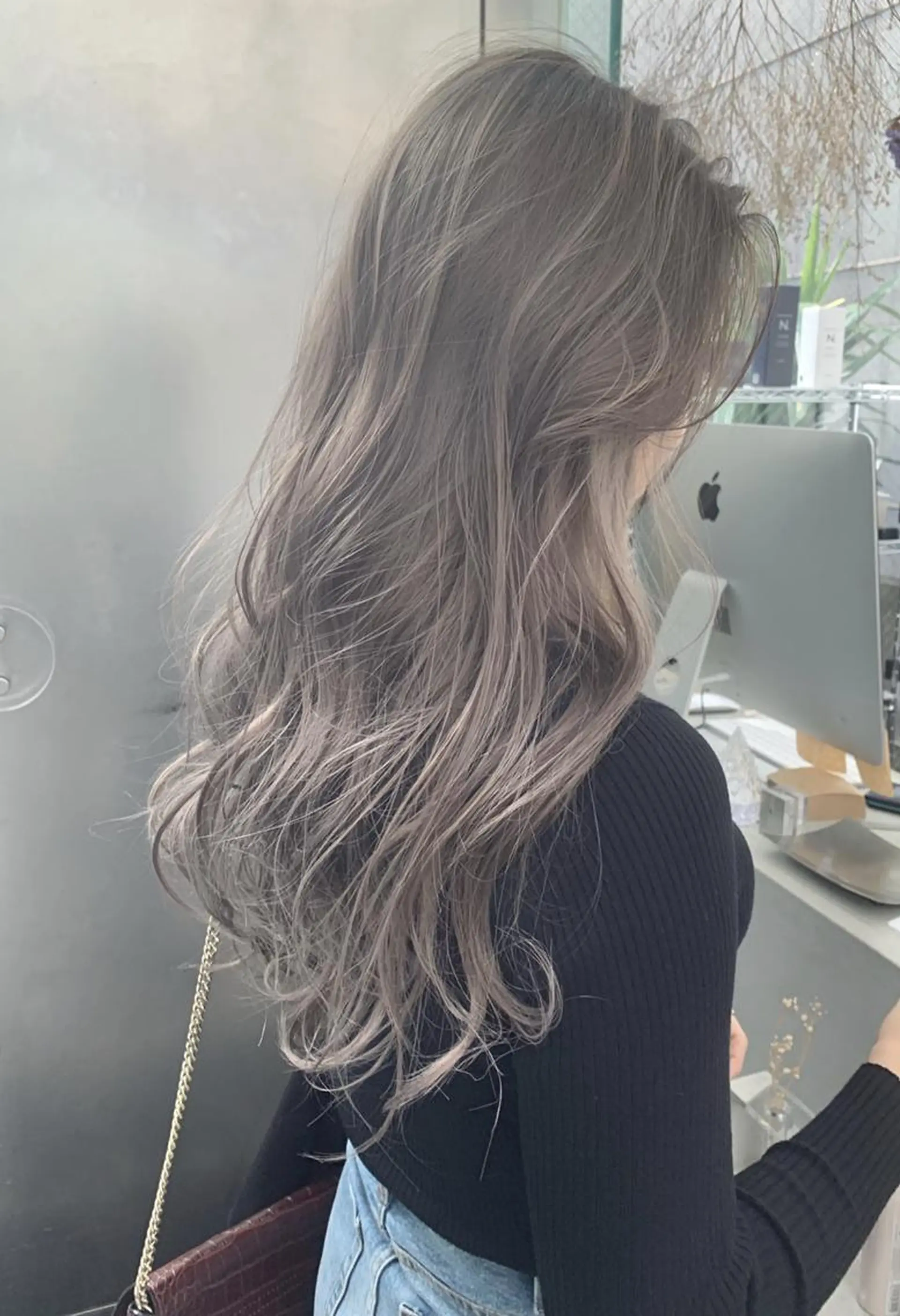 カラー ロング グラデーションカラー グレージュ ヘアカラー トリートメント ayano/天神 ハイトーン/レイヤーのヘアスタイル