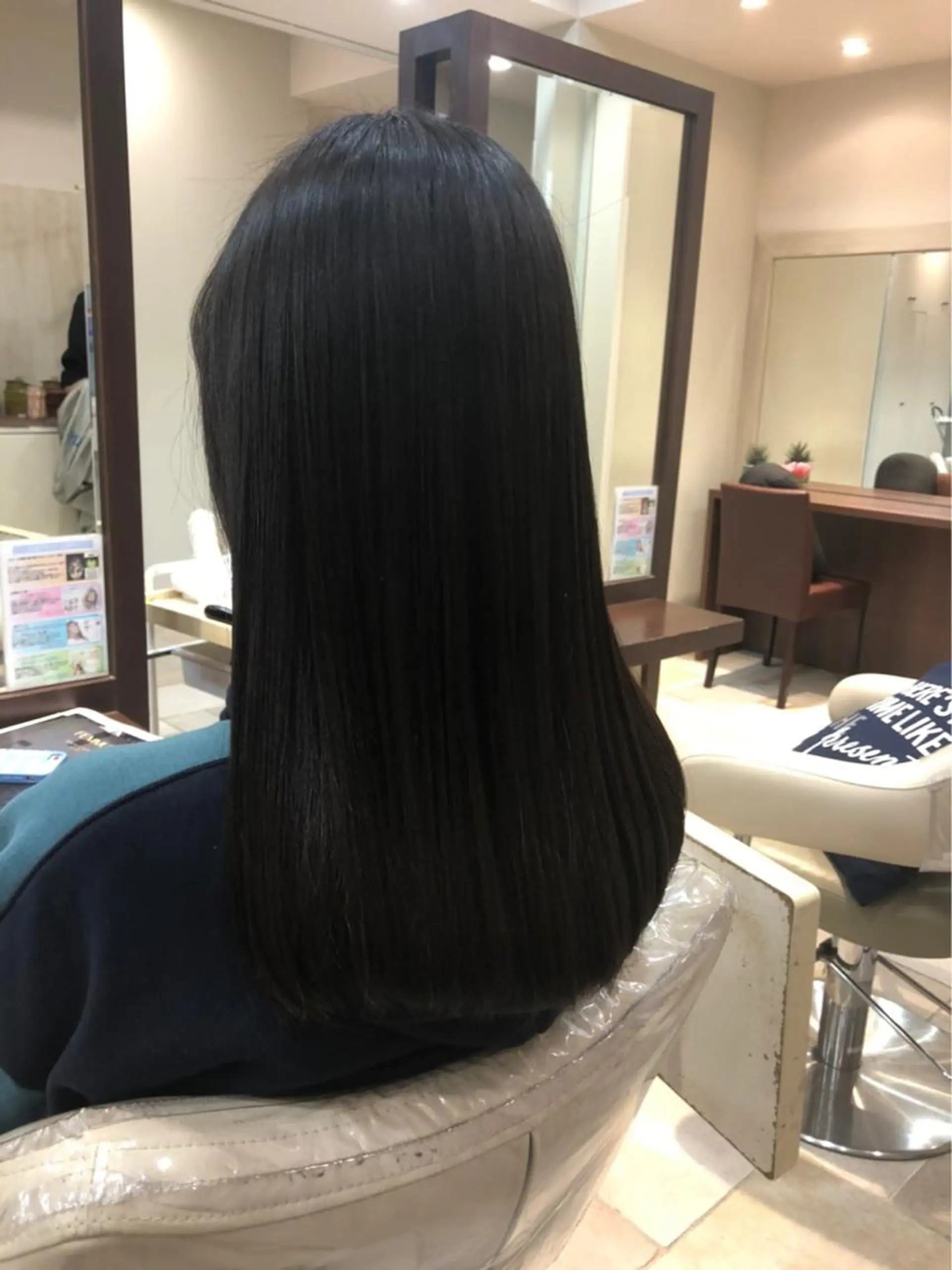 セミロング カット 縮毛矯正 高坂 優花のヘアスタイル