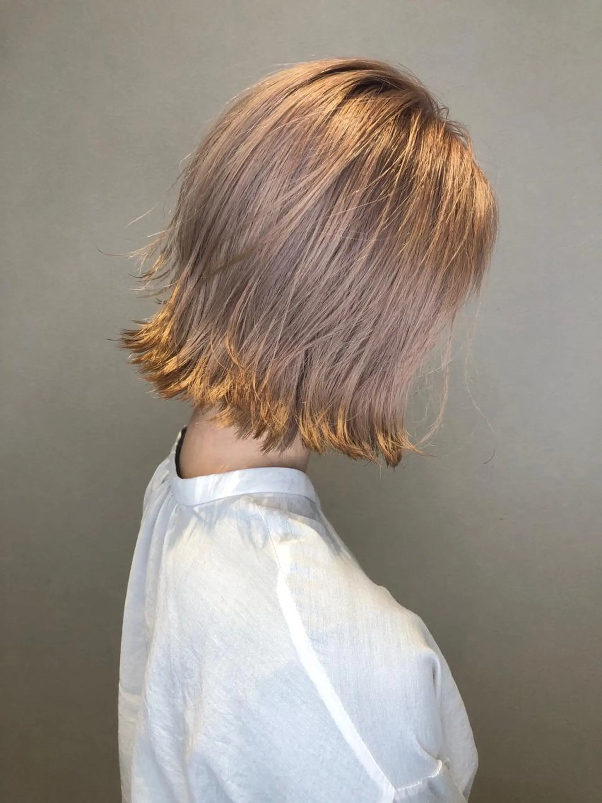 ショート カラー バレイヤージュ ベージュカラー ブリーチ ハイライトカラー ピンクカラー Leverage New York所属・店長 濱口敬太のヘアスタイル