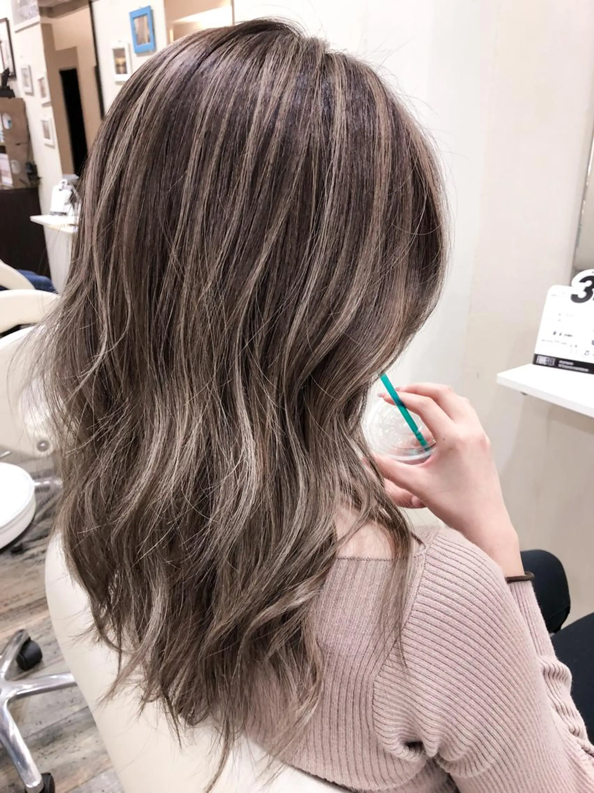 セミロング カラー ハイライトカラー ハイライト WONK. ウォンク 心斎橋のヘアスタイル