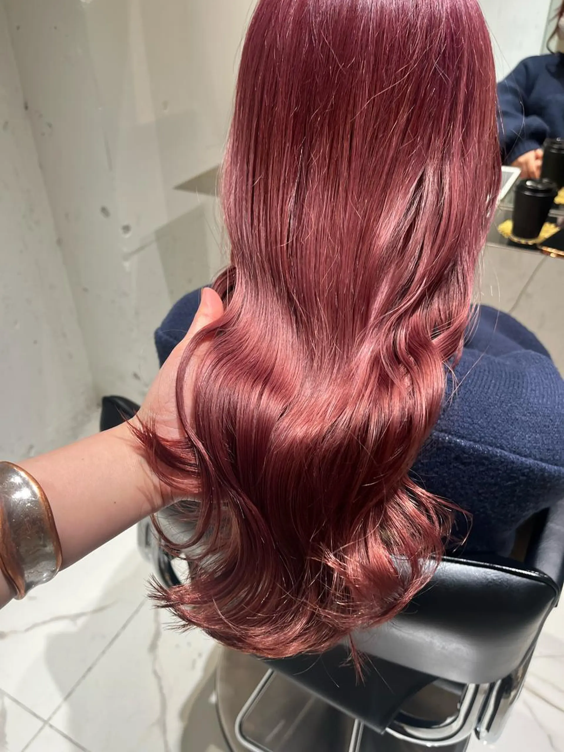 ロング カラー ブリーチ ハイトーンカラー ラベンダーカラー ピンクカラー ピンクラベンダー ヘアカラー トリートメント ヘッドスパ ヘアセット カジュアルを女っぽく 𝗮𝘆𝗮𝗰𝗼のヘアスタイル