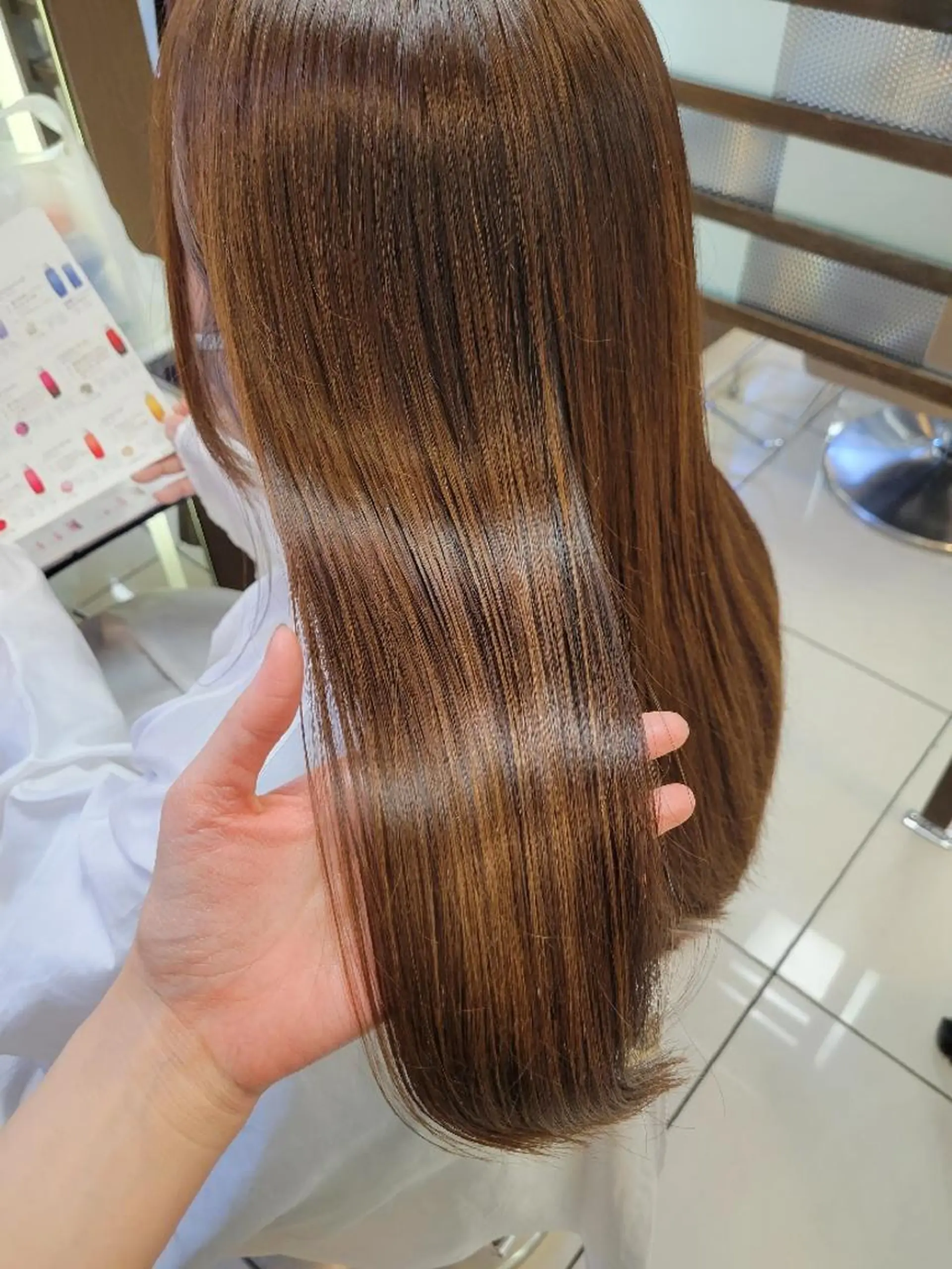 ロング カラー カット 縮毛矯正 トリートメント ママ美容師まつげ 🤍まき🤍のヘアスタイル