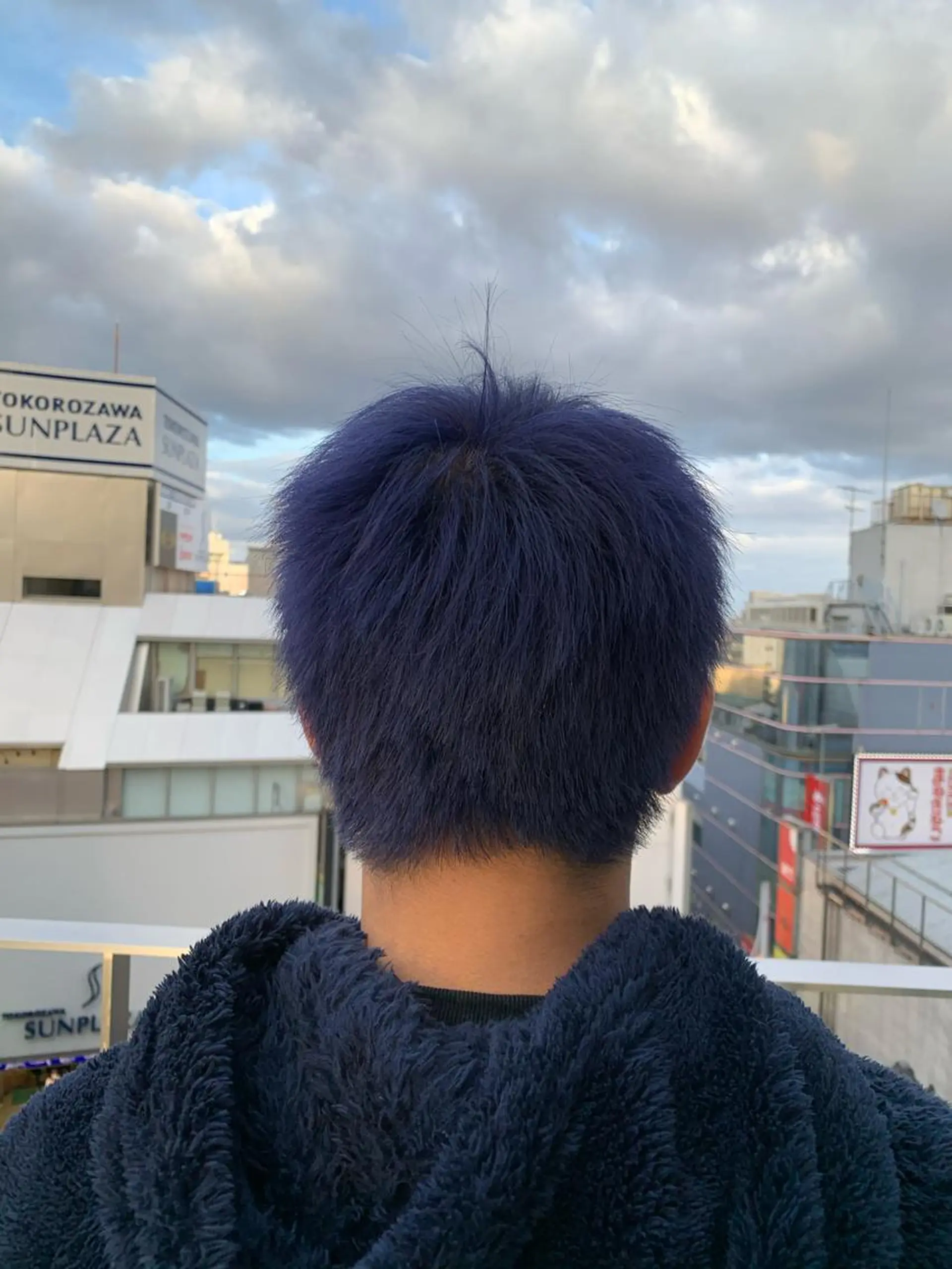 ショート カラー メンズ メンズブリーチ ブリーチ ブルーカラー FACE DECO AVEDA所属・河端 春綺のヘアスタイル
