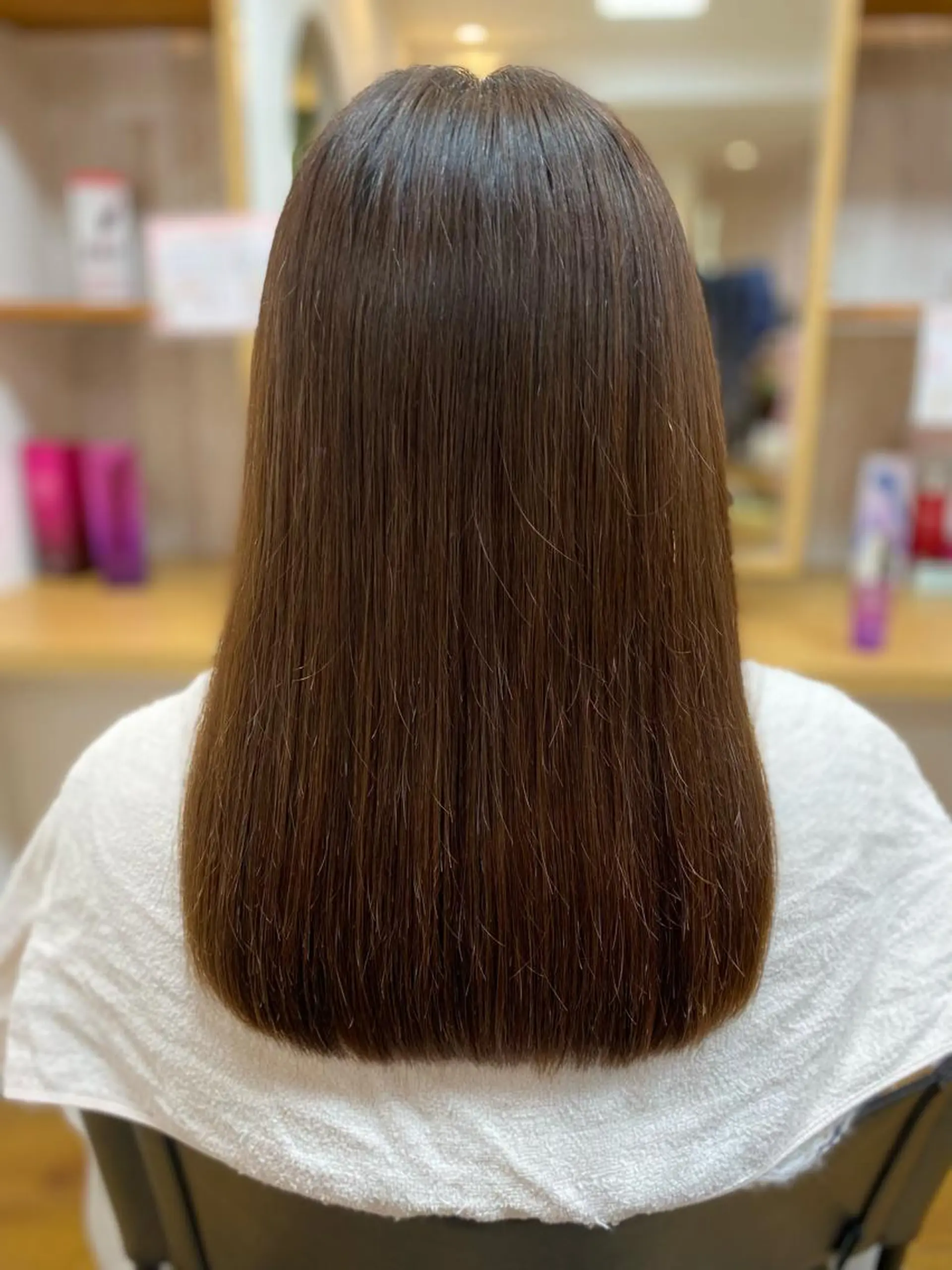 セミロング ヘアカラー 泉 綾乃[モーラ高石]のヘアスタイル