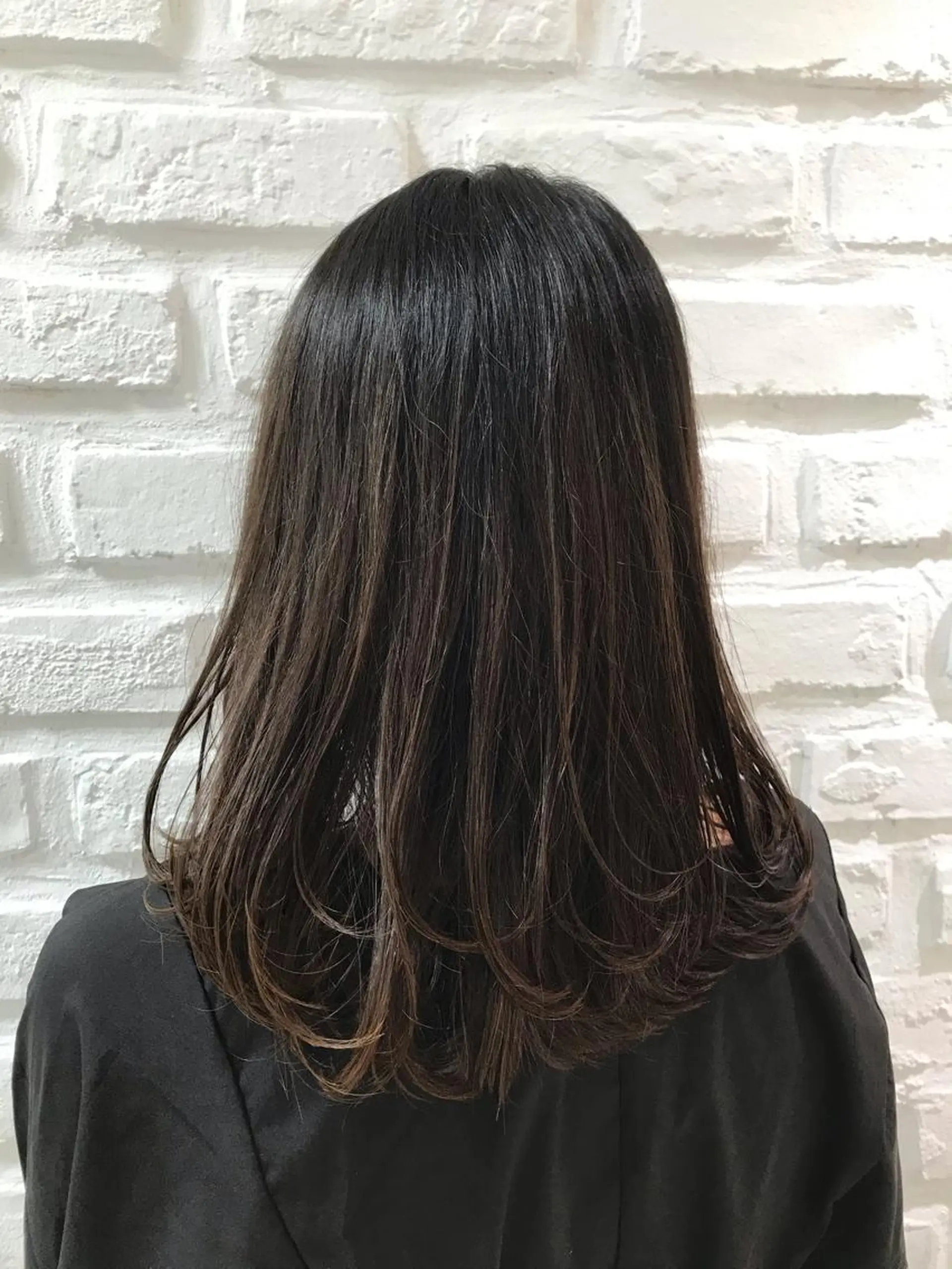 セミロング 【暖色カラー特化】 中山由梨のヘアスタイル