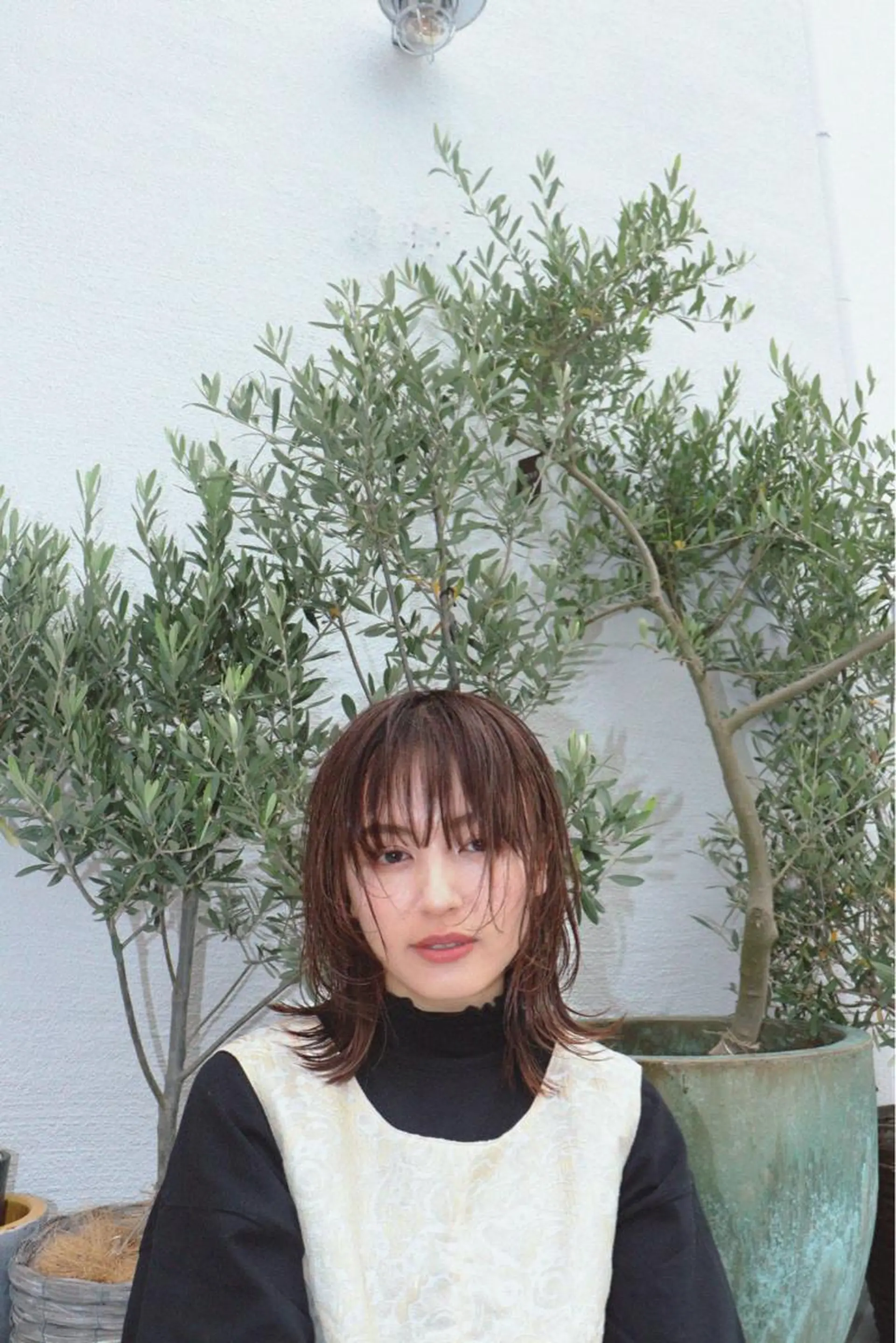 ミディアム レイヤーカット 外ハネヘア タンバルモリパーマ 礒井メンキのヘアスタイル