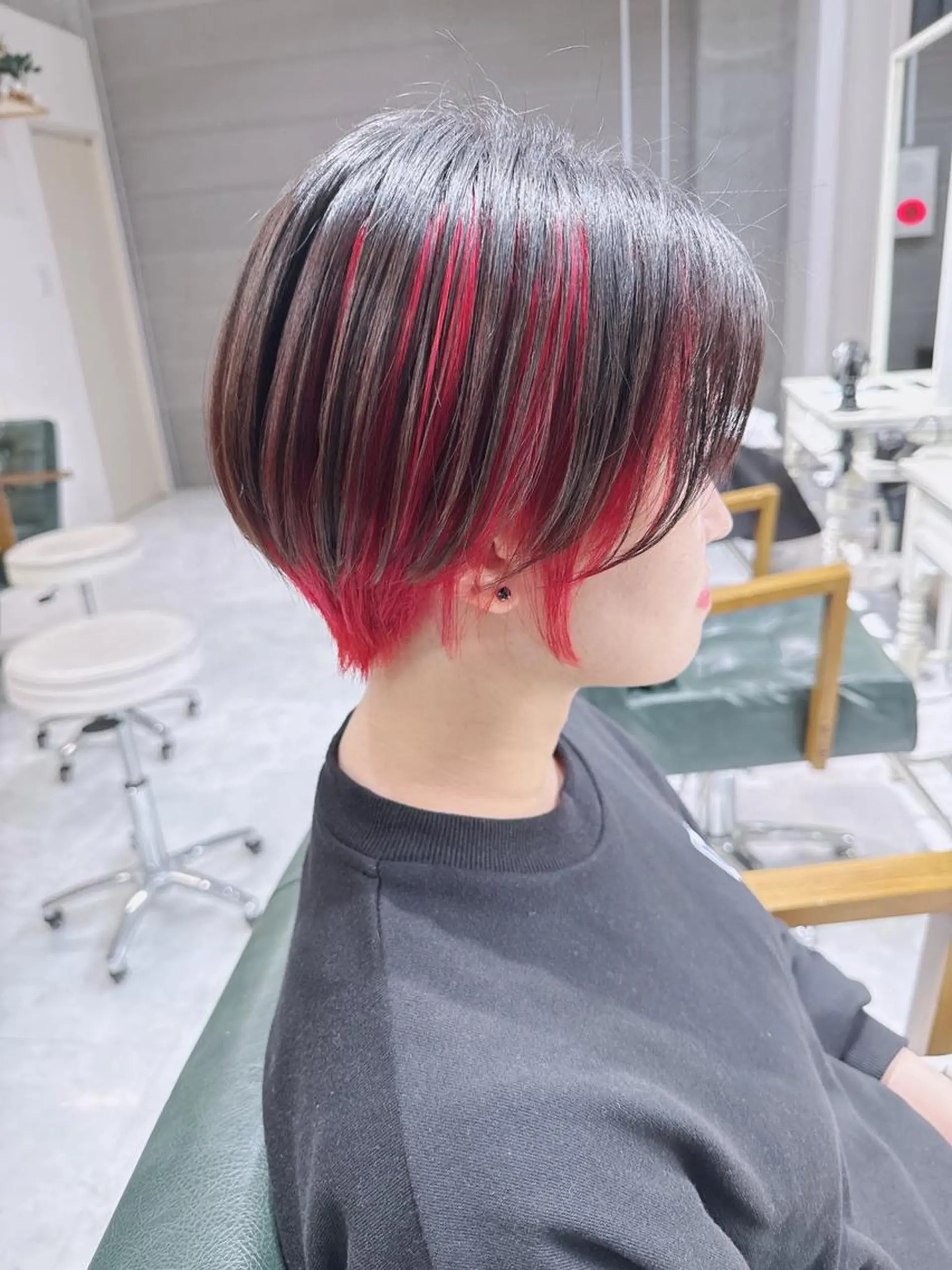 ショート ヘアアレンジ カラー インナーカラー レッドカラー Days 透明感カラーのヘアスタイル