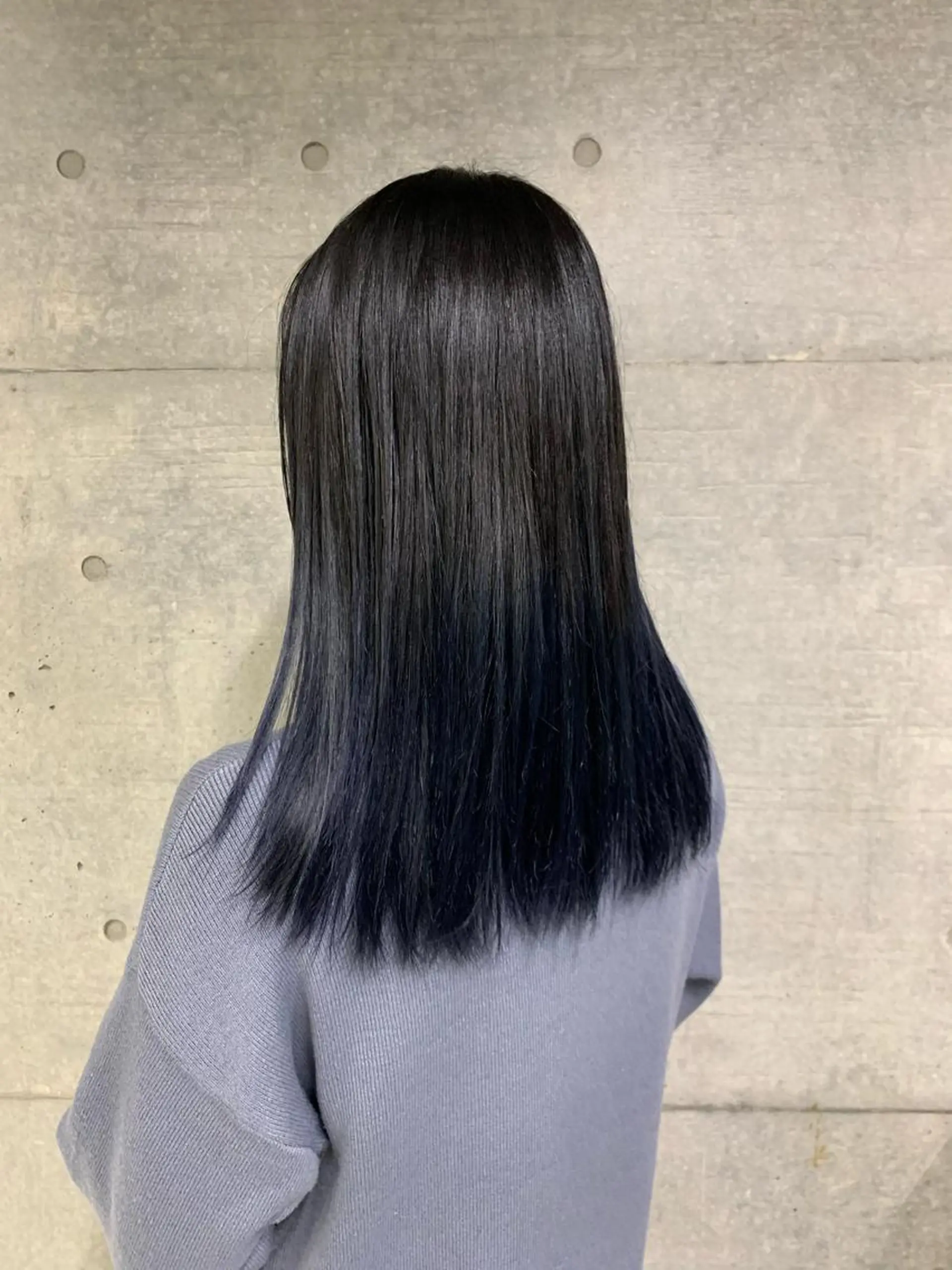 ロング カラー メンズ 黒髪 ブルーカラー ブルーブラック ブルージュ ネイビーカラー ヘアカラー トリートメント THE./ブリーチ 透感カラー/髪質改善のヘアスタイル