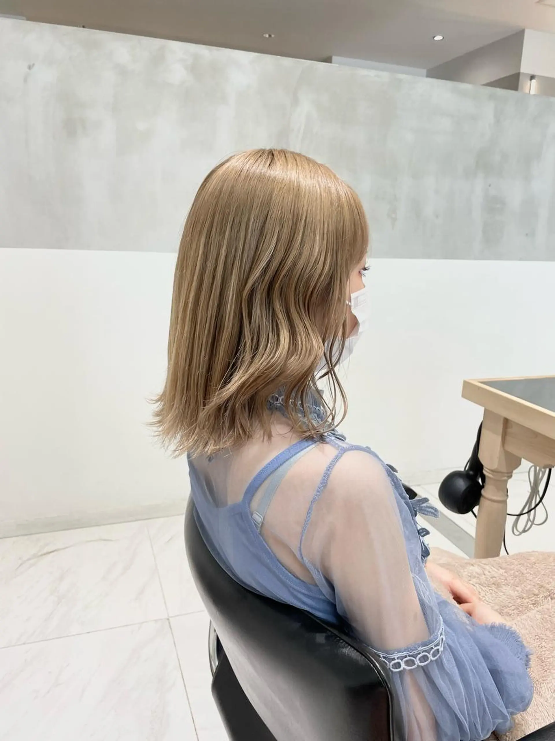 ミディアム カット ヘアカラー トリートメント ヘッドスパ ヘアセット 透明感ブリーチ カラー✨有坂映哉のヘアスタイル