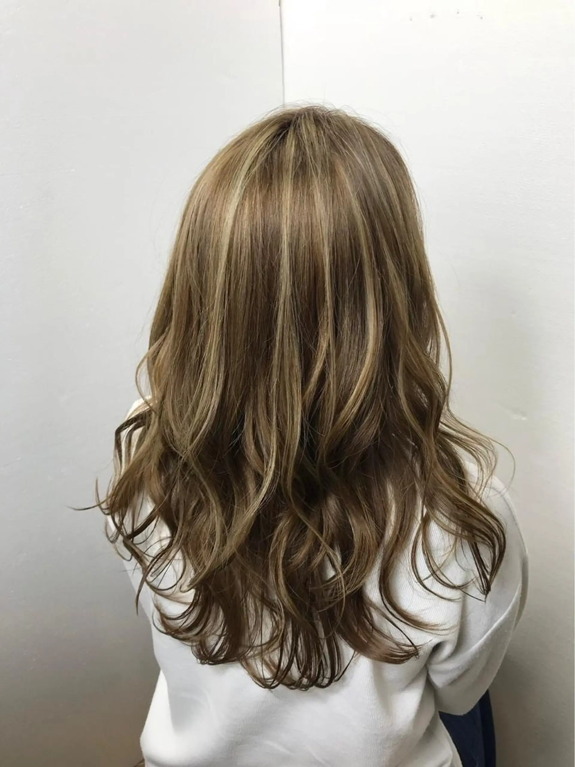 ロング ハイライト 問屋町chapter 日笠快生のヘアスタイル
