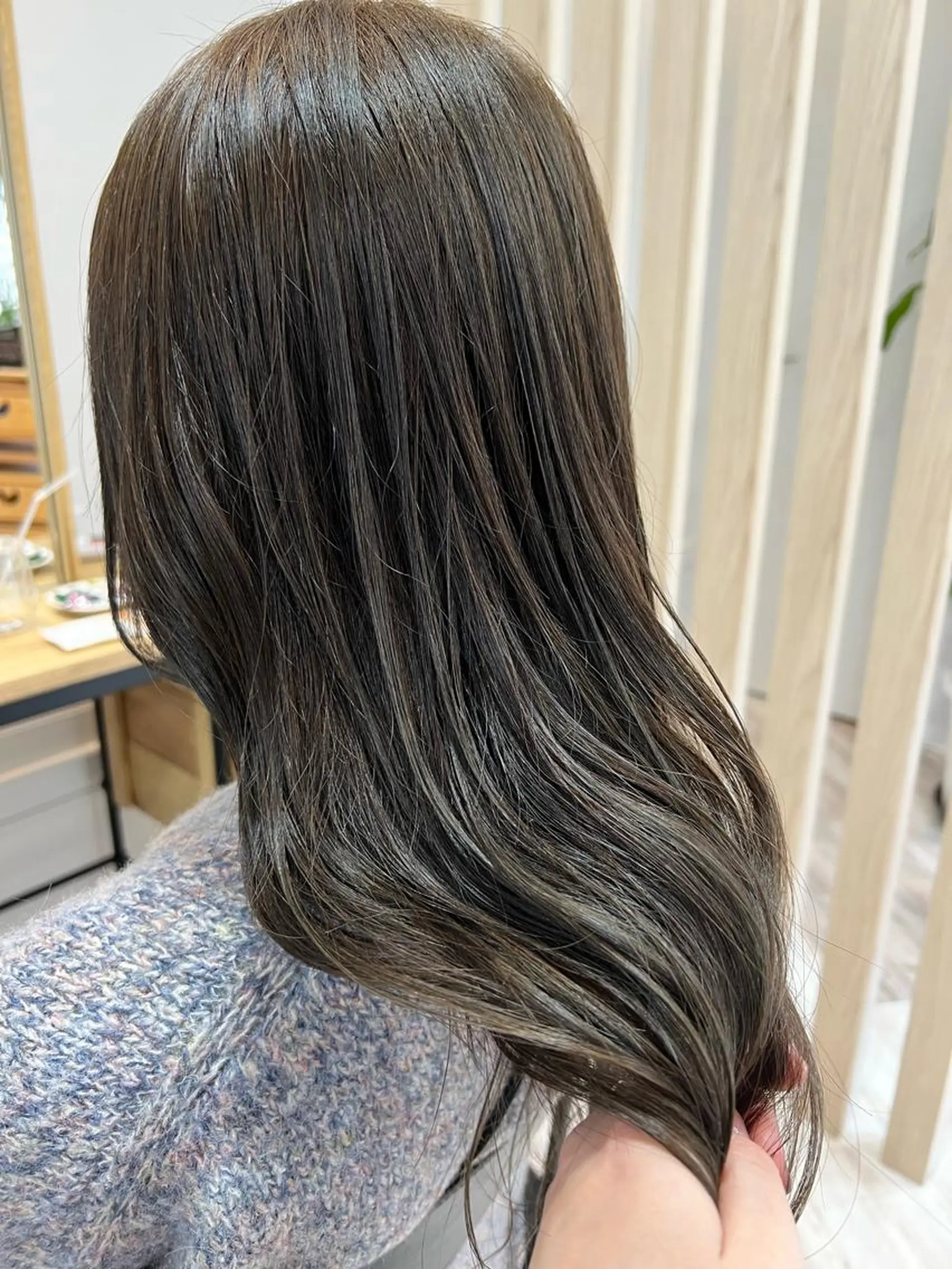 セミロング カット ヘアカラー トリートメント 渡部 未歩のヘアスタイル