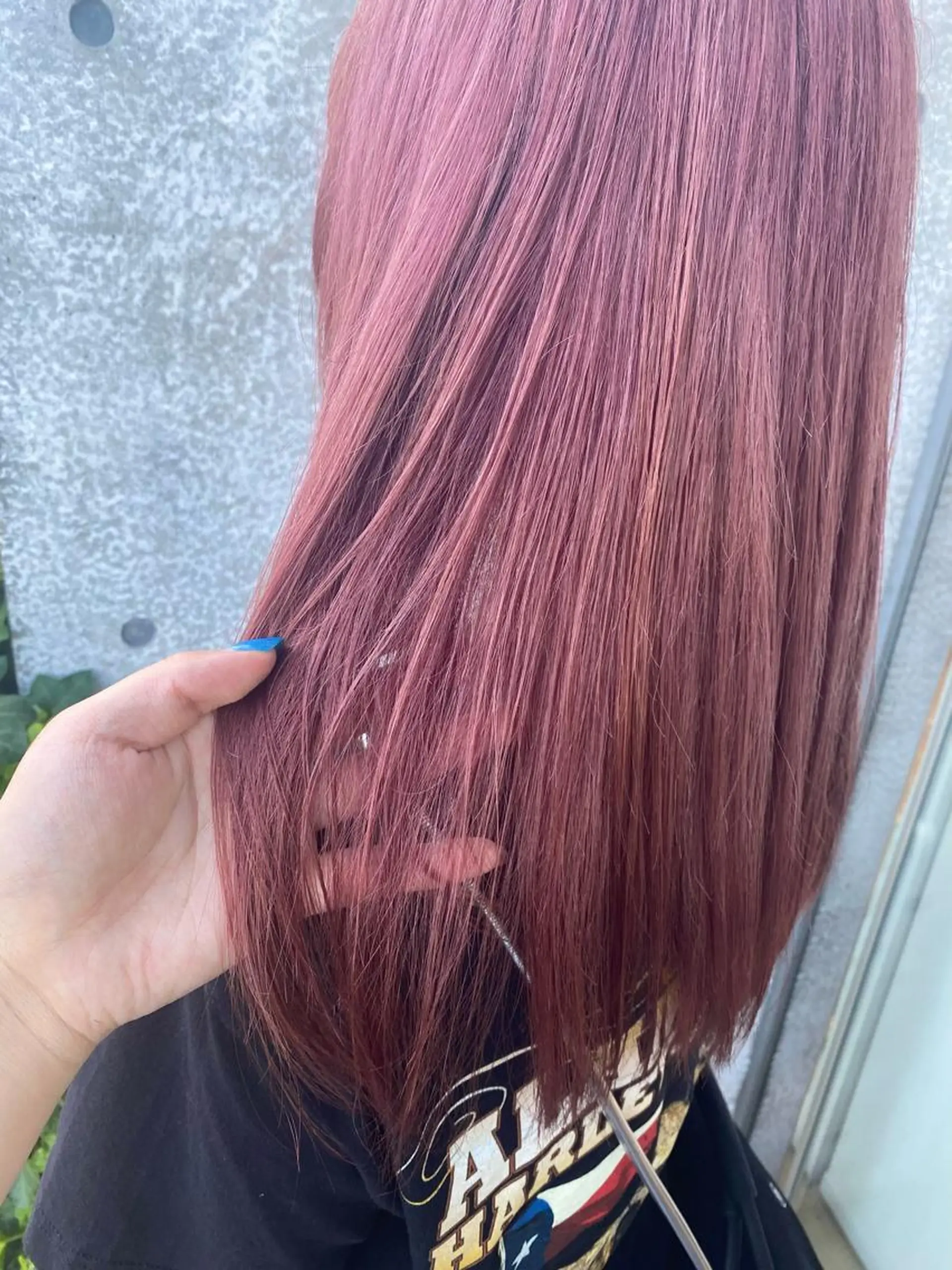 ロング カラー ベージュカラー ブリーチ ピンクカラー ヘアカラー エクステ／インナー カラー 礒野朱里のヘアスタイル