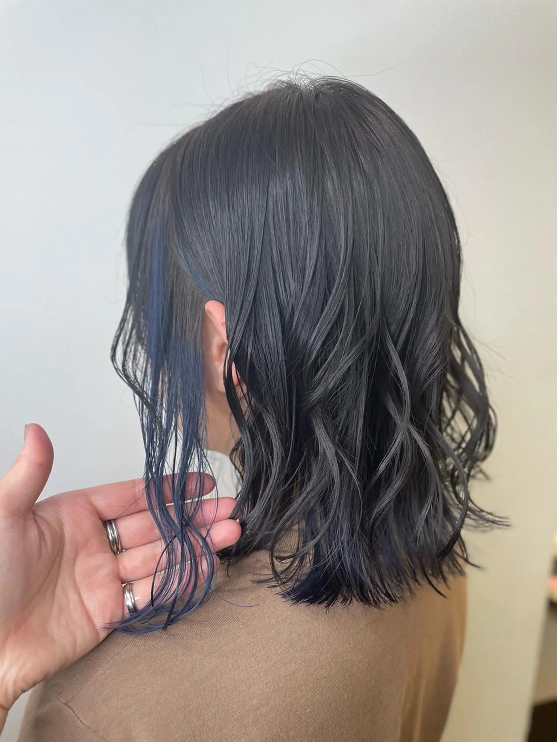 ミディアム カラー ブルーカラー インナーカラー ボブ 外ハネヘア ヘアカラー トリートメント IORI #韓国ヘア#髪質改善のヘアスタイル