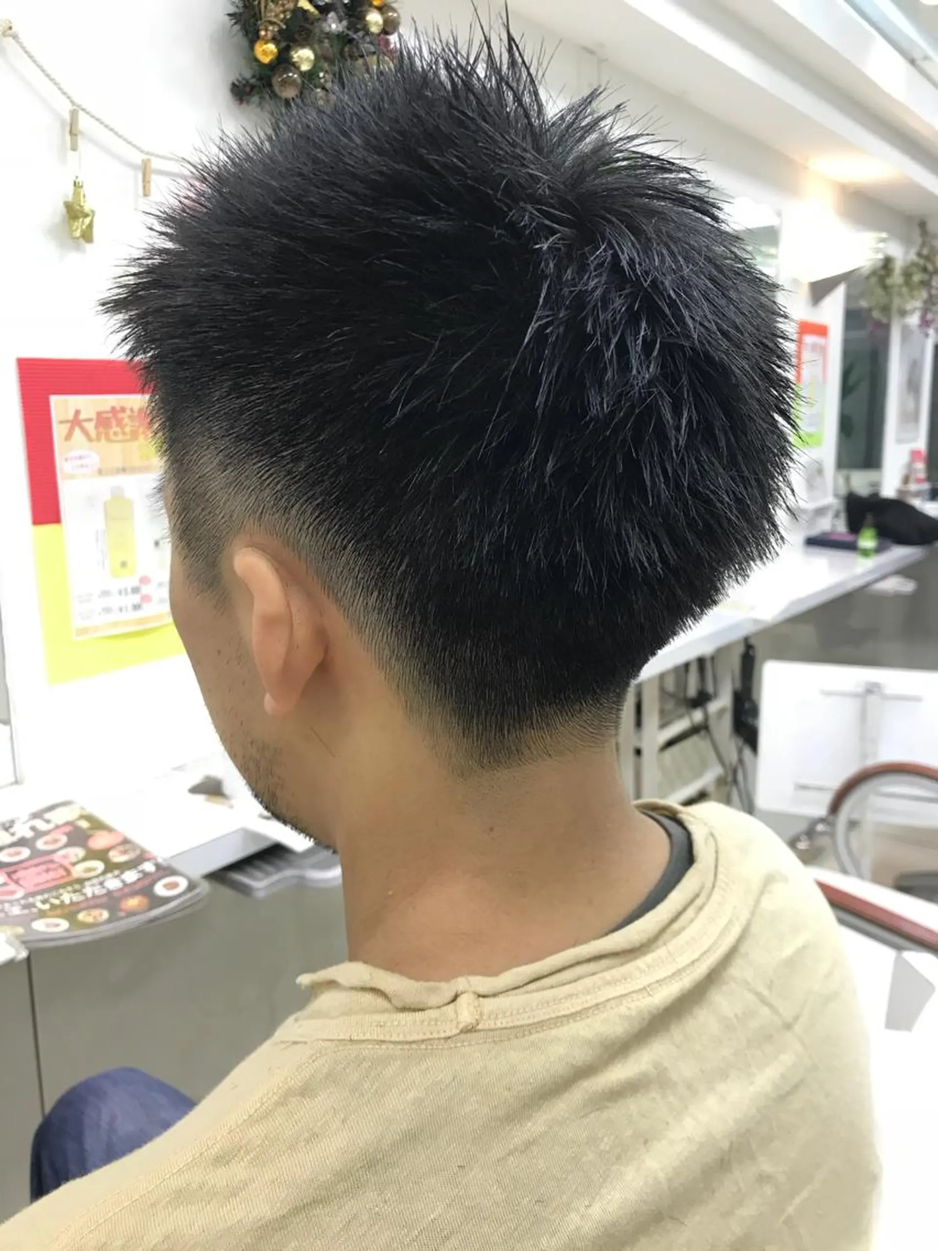 ショート メンズ カット トリートメント 艶髪ハイトーンカラー 💘kazueのヘアスタイル
