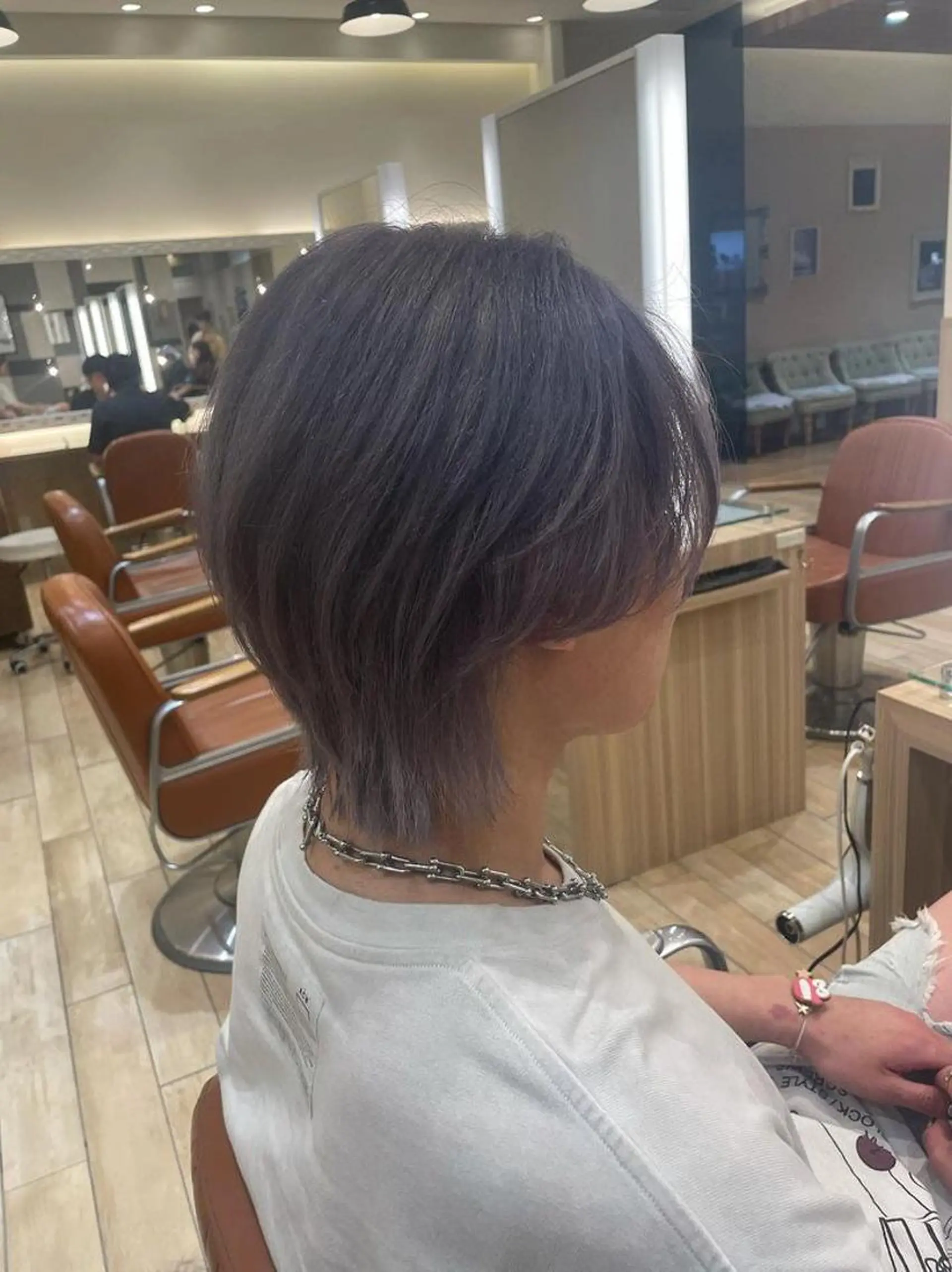 ミディアム カラー ヘアアレンジ メンズ メンズブリーチ ブリーチ ラベンダーカラー ヘアカラー 新宿スペインカール ヨモギダのヘアスタイル