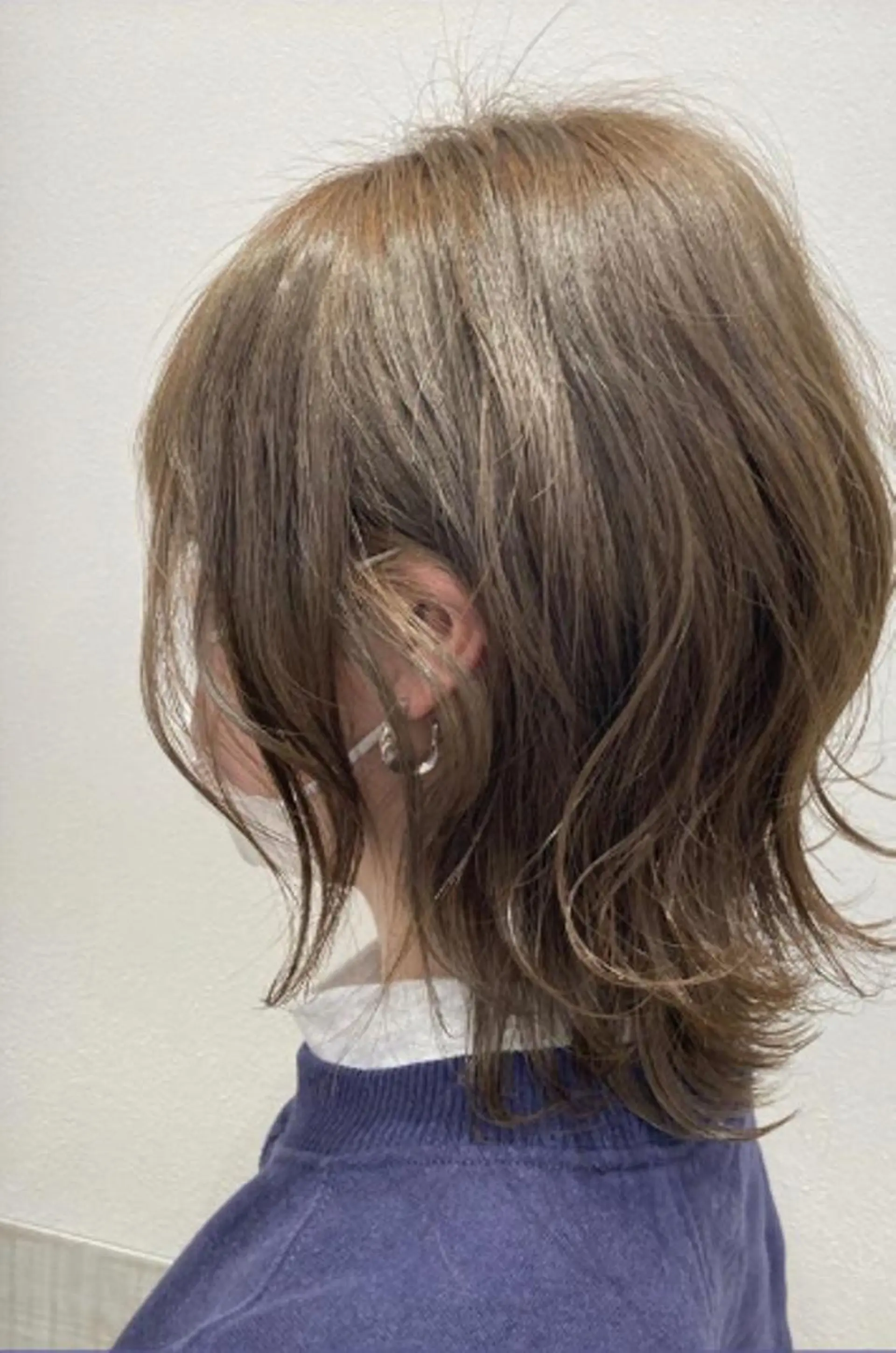 ショート カラー ヘアアレンジ アッシュ ブルーカラー ブルーアッシュ レイヤーカット 佐藤 睦月のヘアスタイル