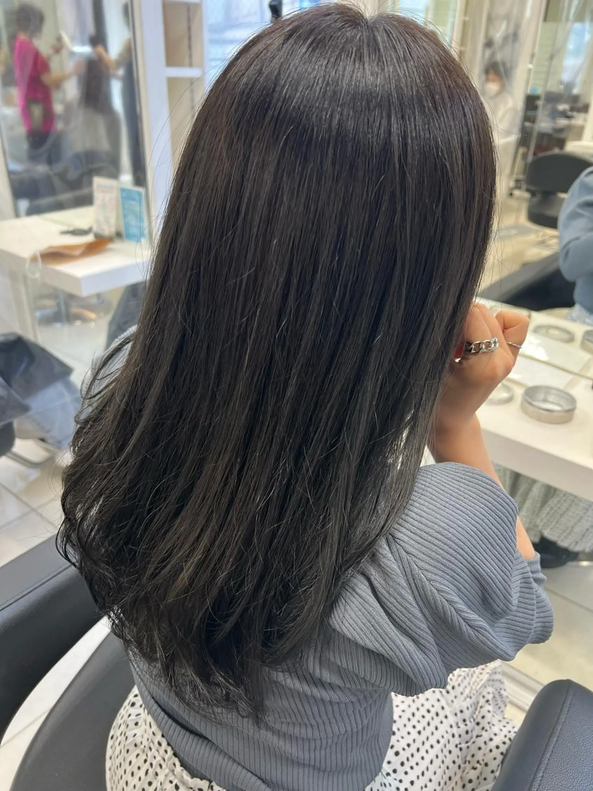 セミロング カラー アッシュ アッシュグレー アッシュグレージュ 透明感カラー グレージュ カット ヘアカラー トリートメント 【暖色カラー特化】 中山由梨のヘアスタイル