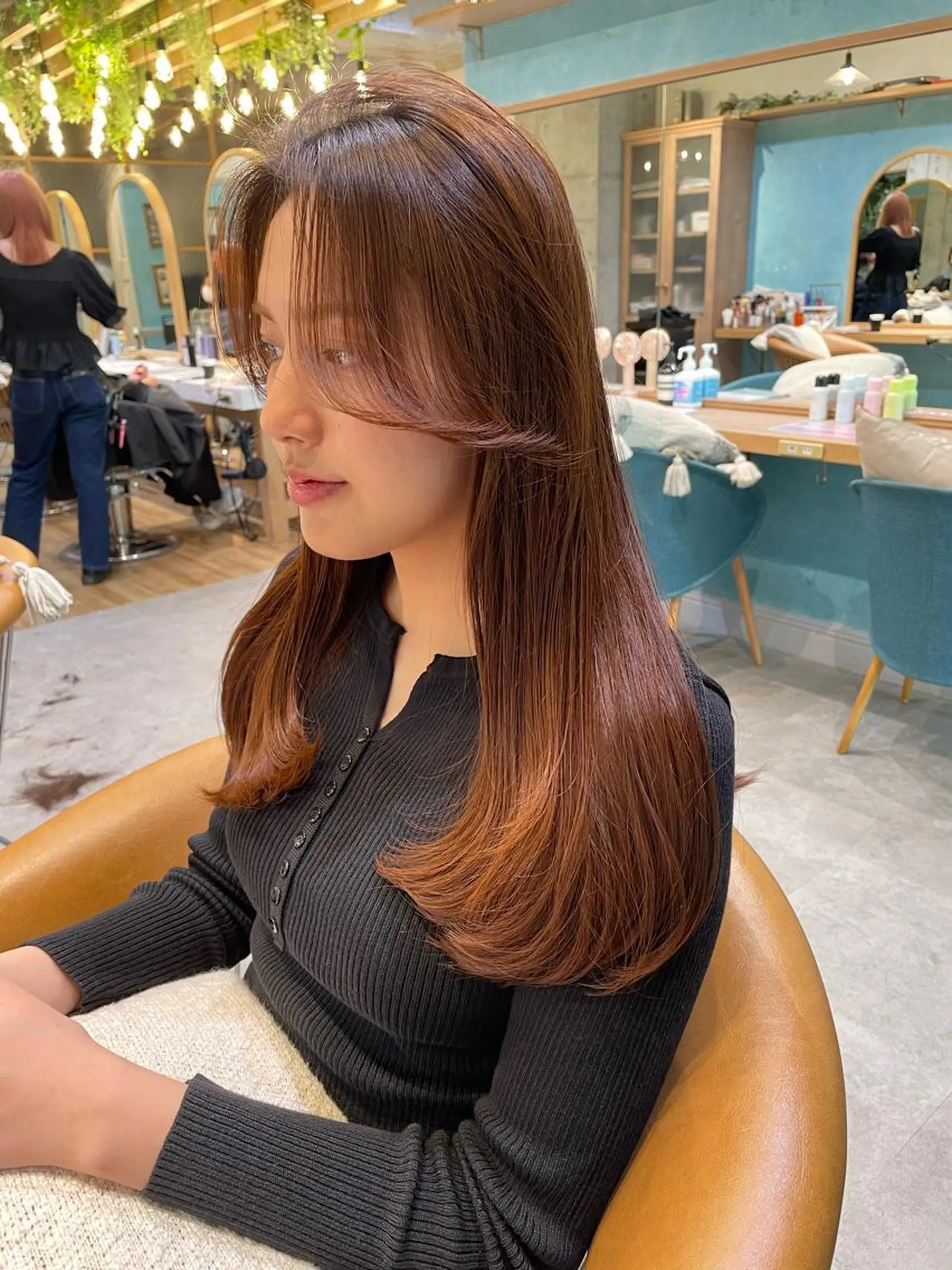 セミロング カット ヘアカラー トリートメント 山本翔一郎 韓国顔周りレイヤーのヘアスタイル