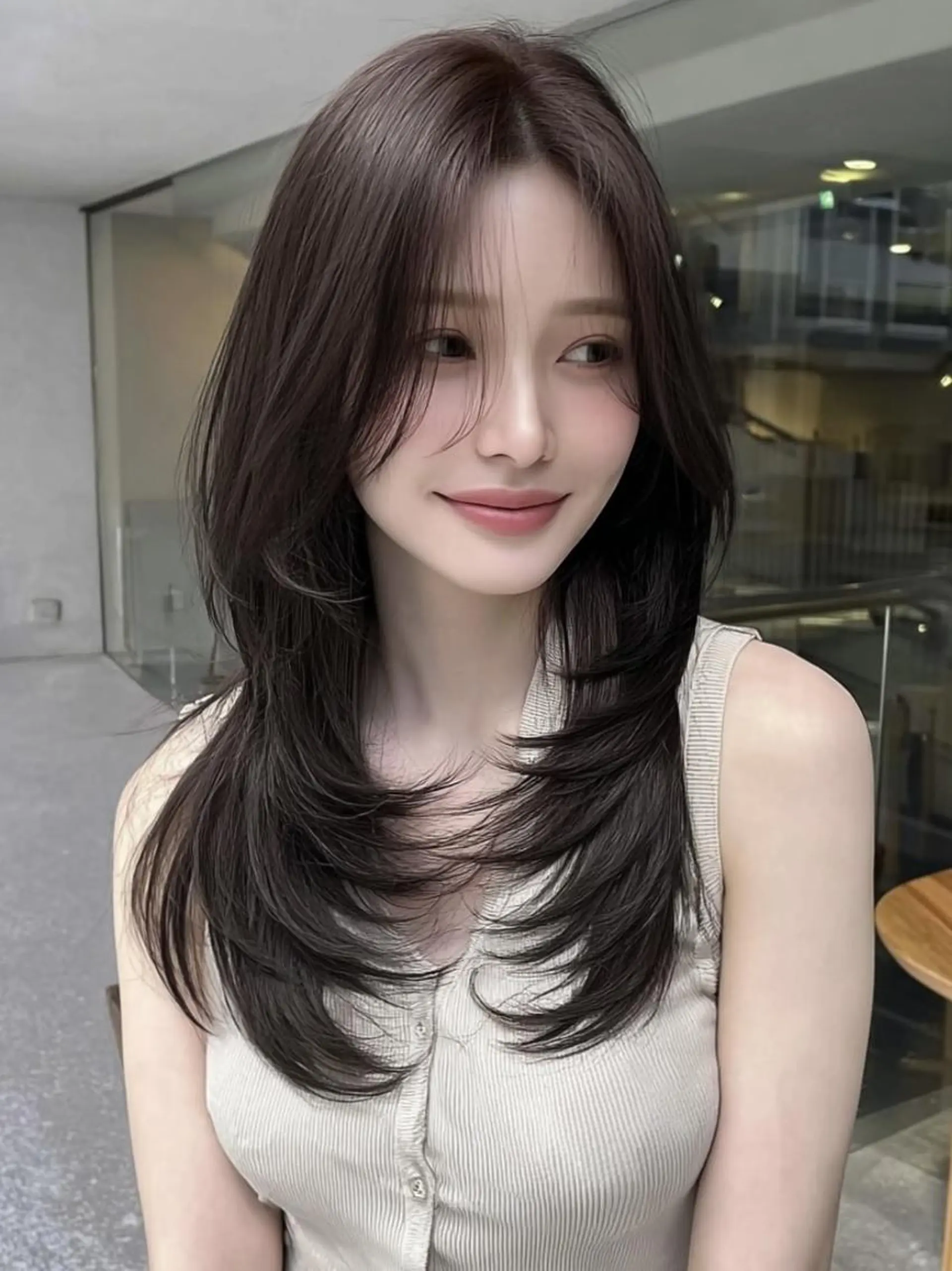 カラー ロング 透明感カラー 韓国風ヘア レイヤーカット 小顔カット ヘアカラー トリートメント 🖤🤍石川 アイリ🤍🖤のヘアスタイル