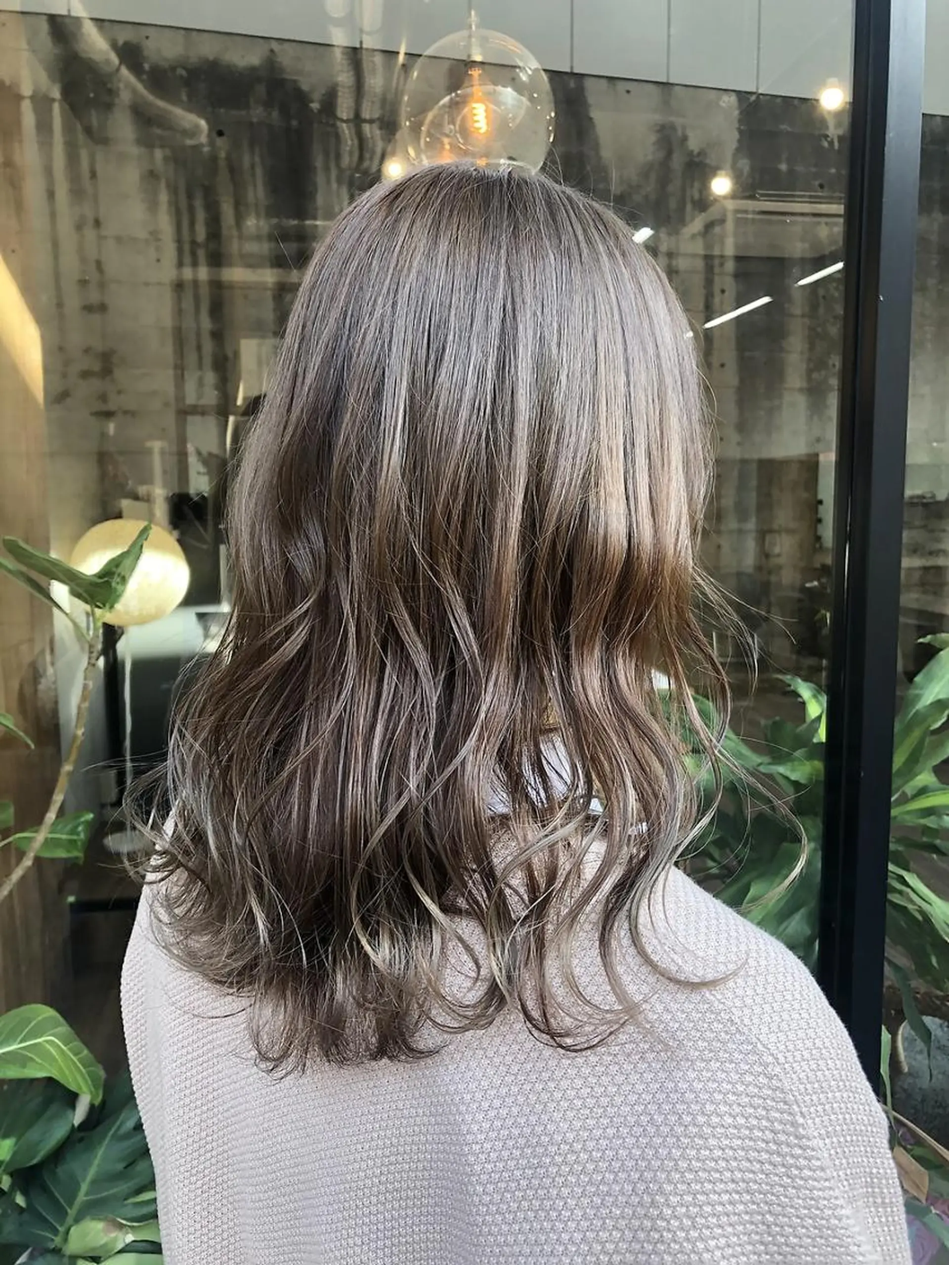 ロング カラー ベージュカラー ミルキーベージュ ANGELICA 天理店のヘアスタイル