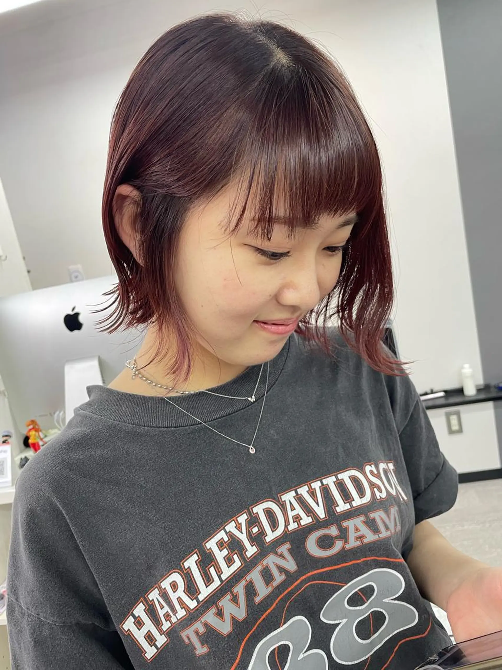 カラー ボルドーカラー オノ アカネのヘアスタイル