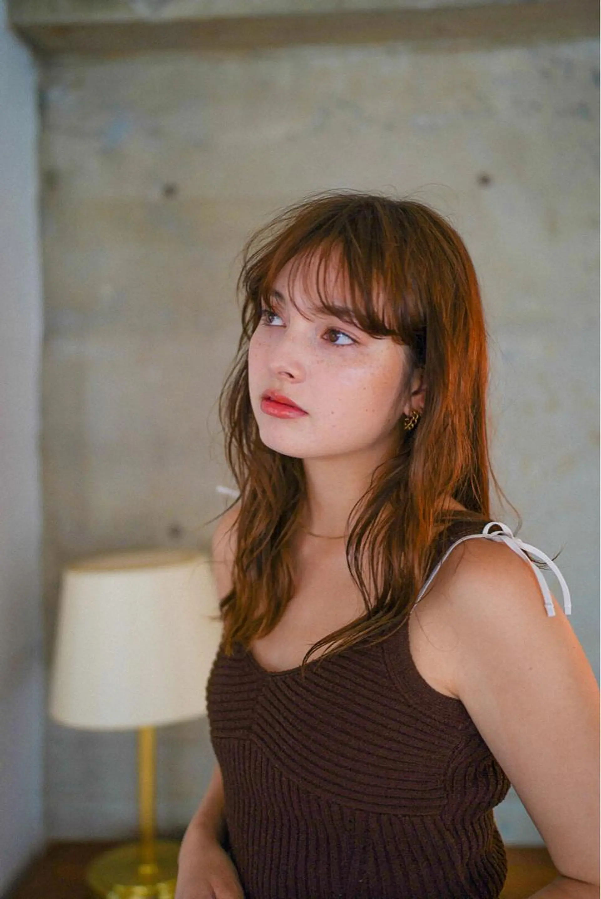 セミロング THE DAY所属・AKI HASHIMOTOのヘアスタイル