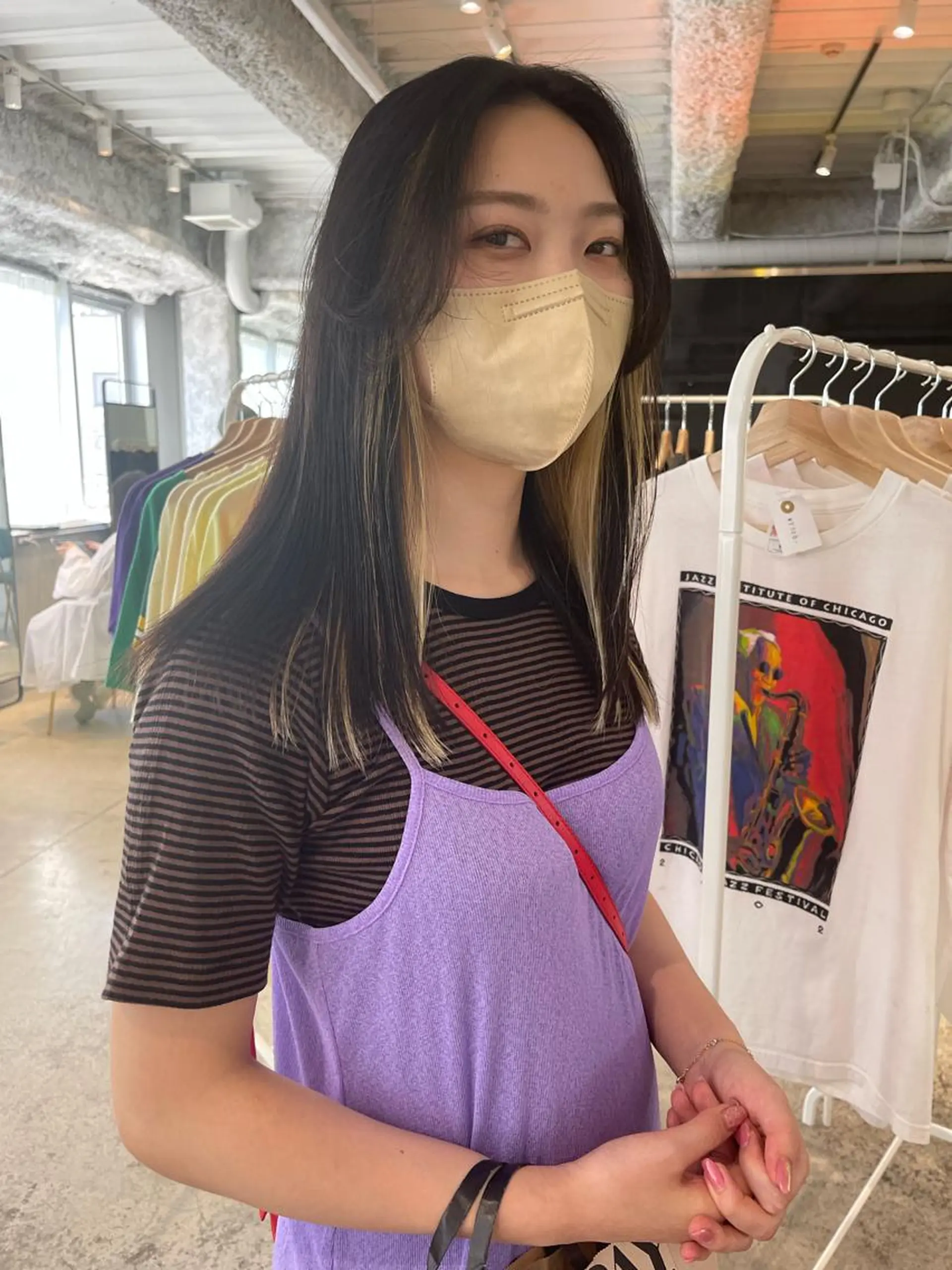セミロング oma　袮次金 鈴香のヘアスタイル