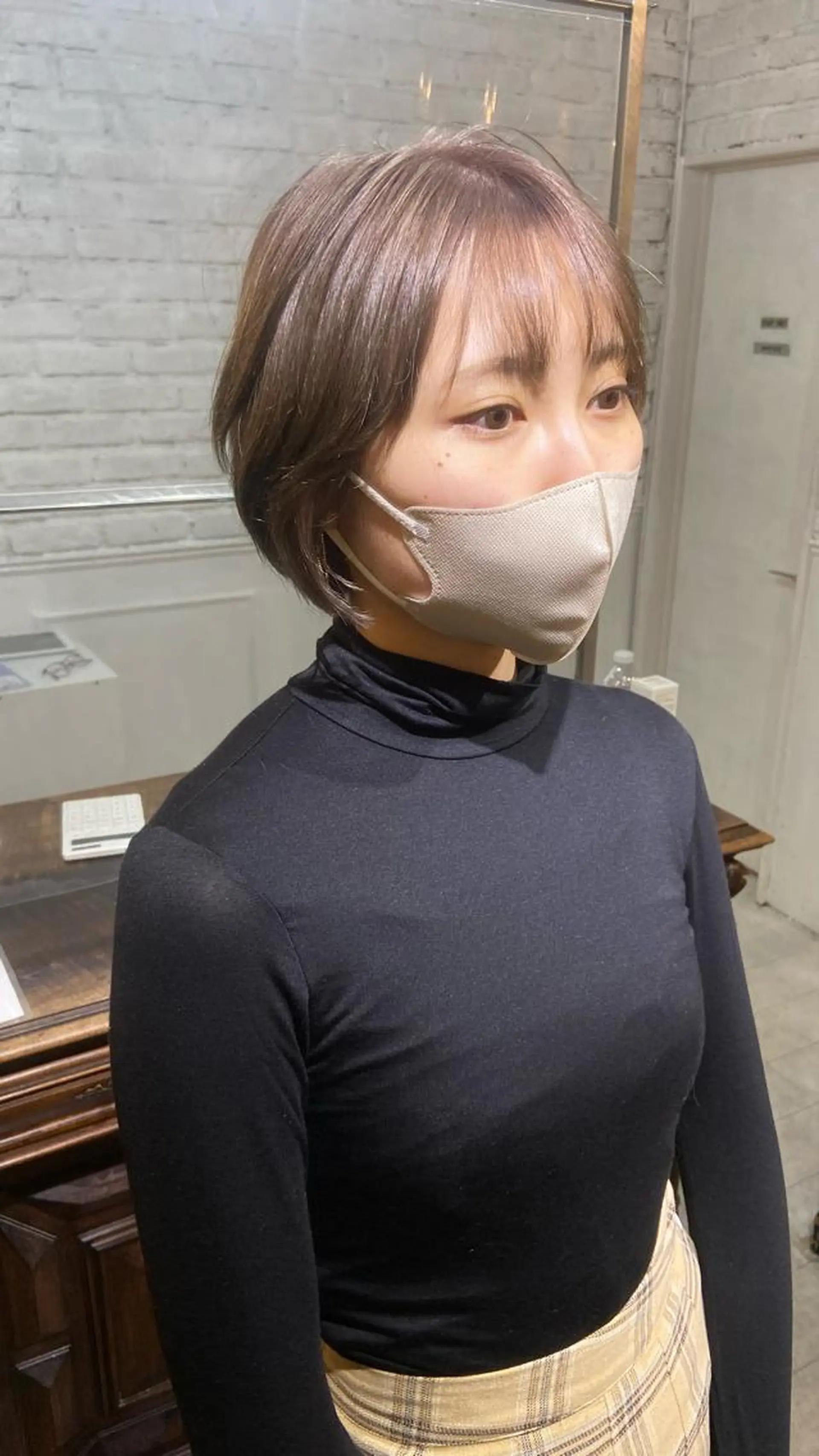 ショート カラー バレイヤージュ ベージュカラー ブリーチ 抜きっぱなしブロンド ブロンド SALOWIN札幌大通り所属・札幌ハイトーン/ ブリーチカラー/ドイのヘアスタイル