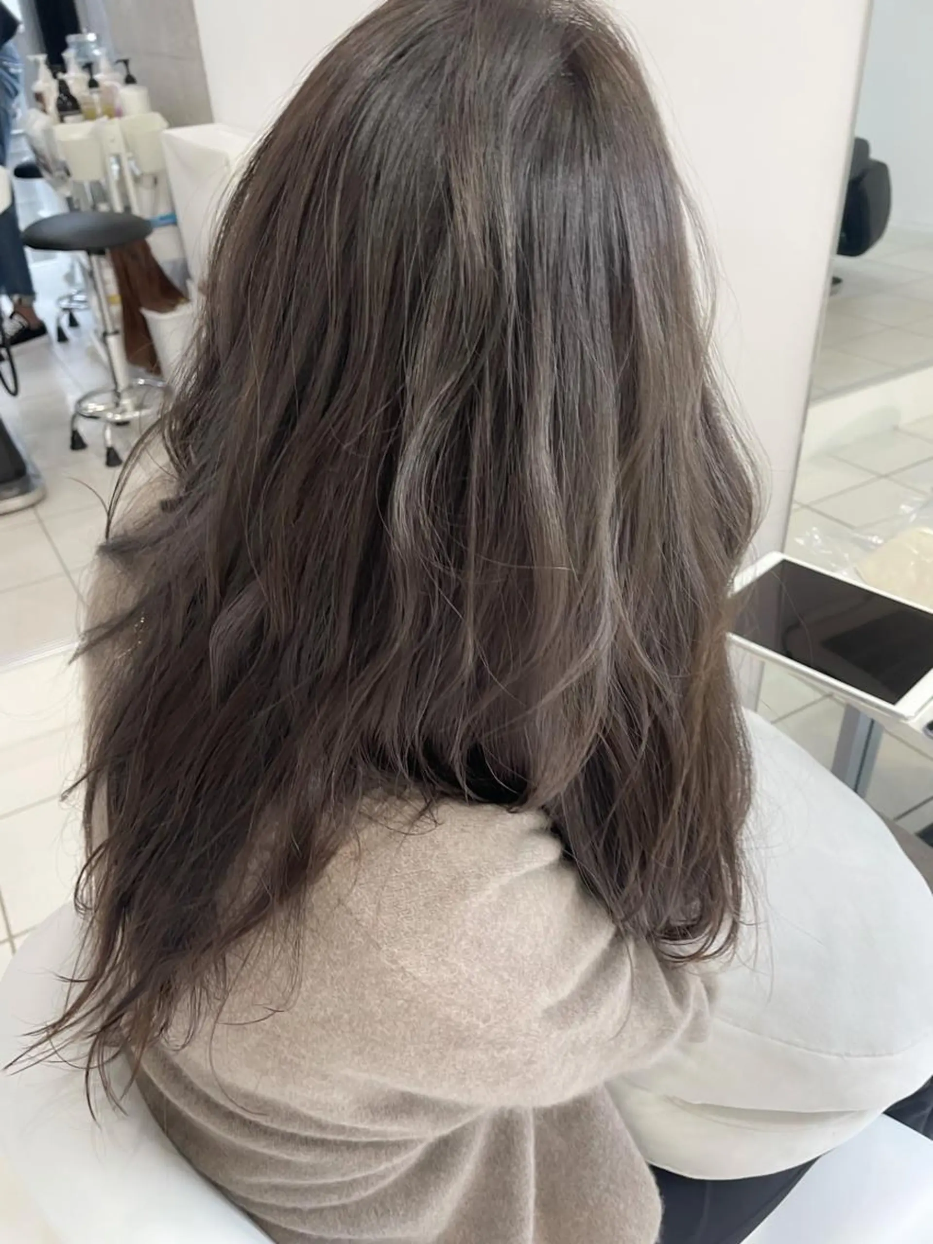 ロング カラー ブリーチ イルミナカラー 髪質改善 似合わせカット 酸性ストレート 今井［透明感カラー 表参道/髪質改善］のヘアスタイル