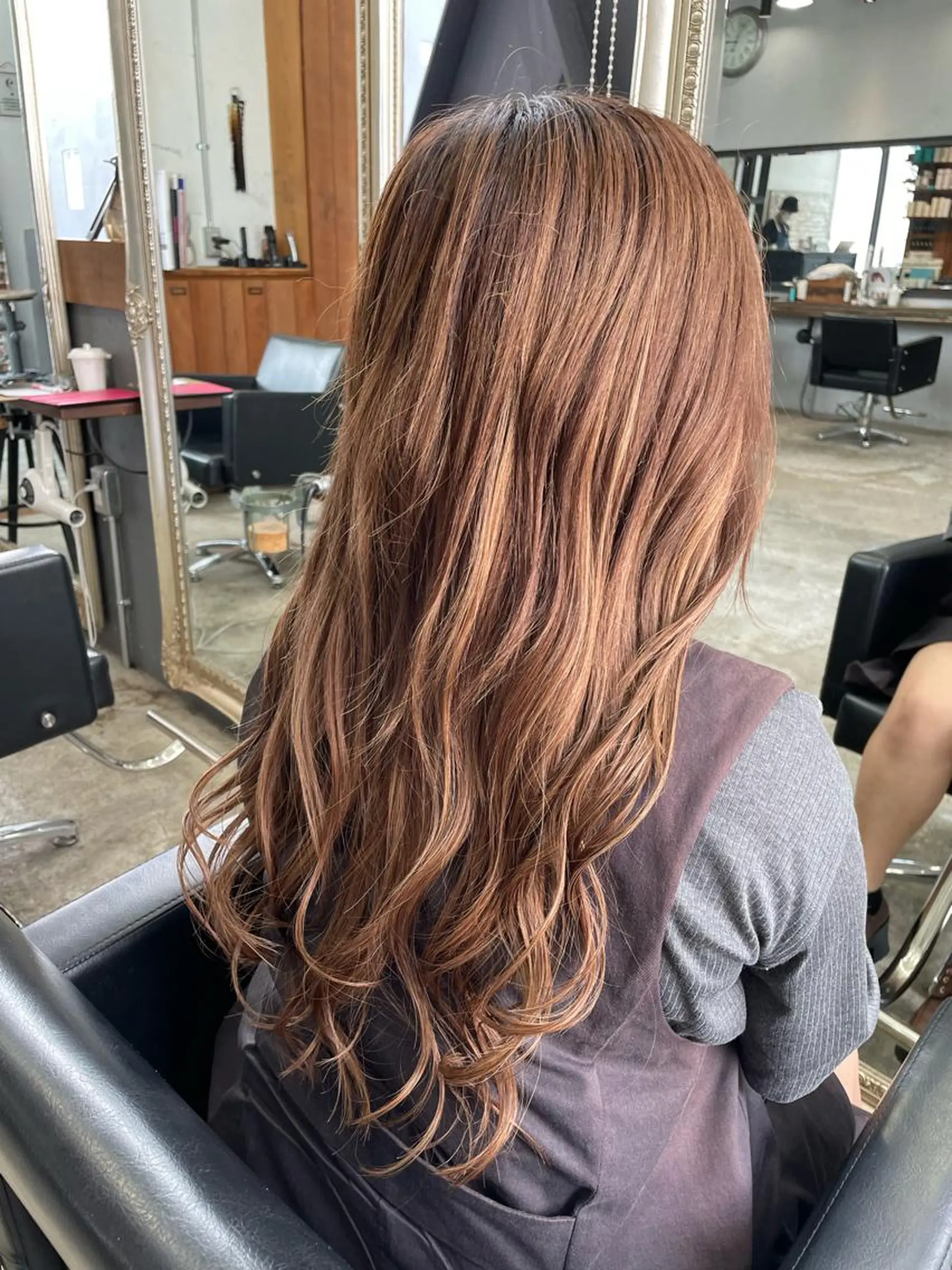 ロング 大内 志穂のヘアスタイル