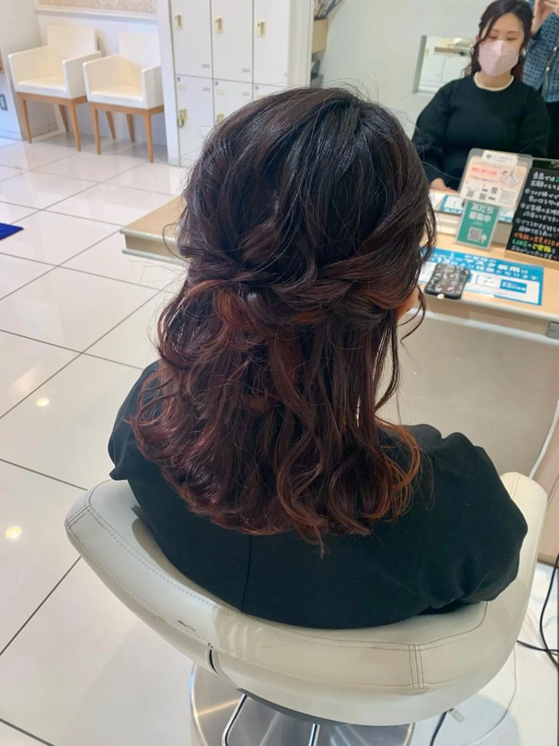 セミロング ヘアアレンジ ヘアセット 宮永 璃沙のヘアスタイル