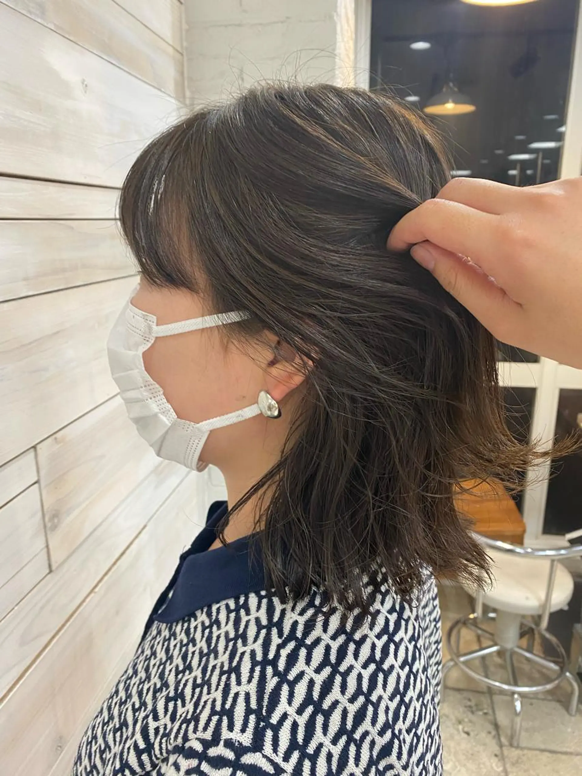 ミディアム カラー 黒髪 横山 真結のヘアスタイル