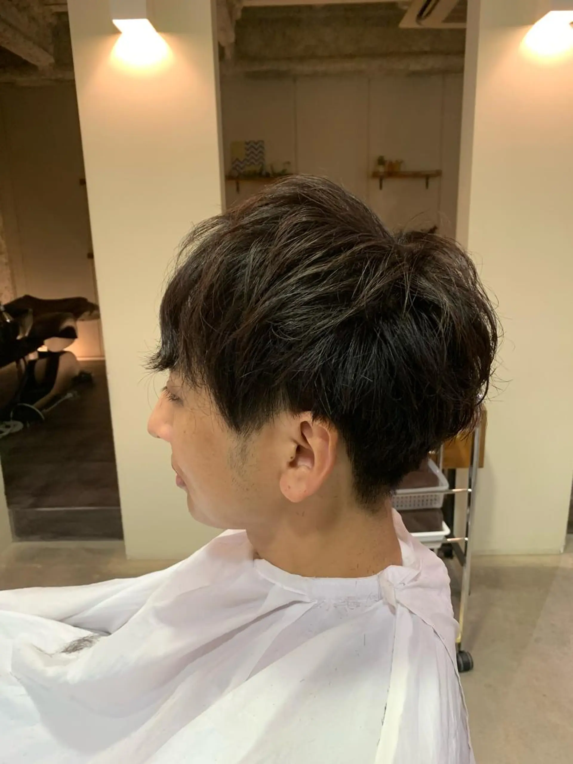 ショート パーマ メンズ メンズパーマ カット ヘアカラー 縮毛矯正 トリートメント 岸本 桂輝のヘアスタイル