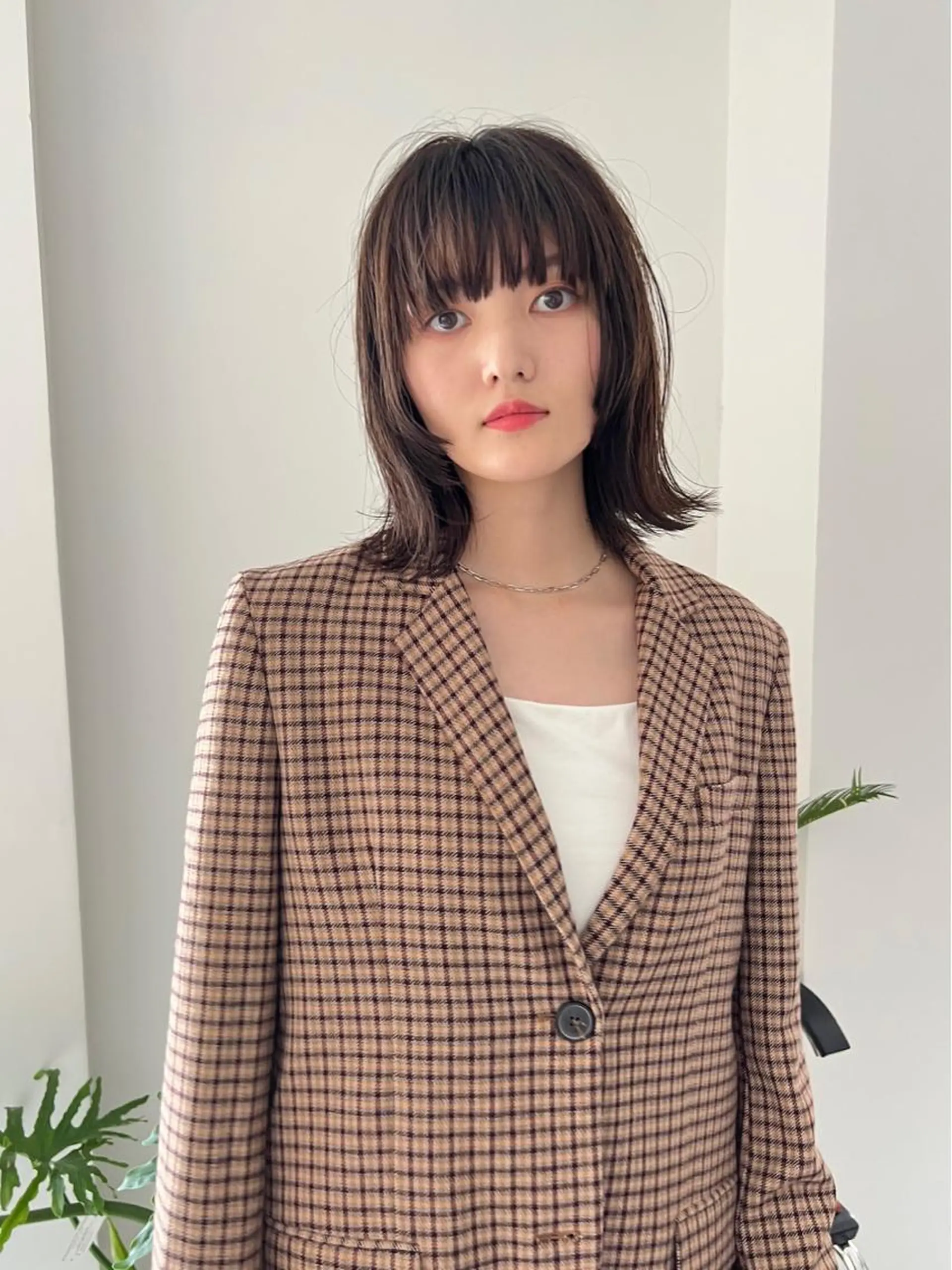 ミディアム カラー 切りっぱなしボブ ショートボブ ベージュカラー ブリーチ ブラウンカラー カット ヘアカラー トリートメント a moment(モーメント)所属・蔵前 デザインカット KOBAYASHIのヘアスタイル