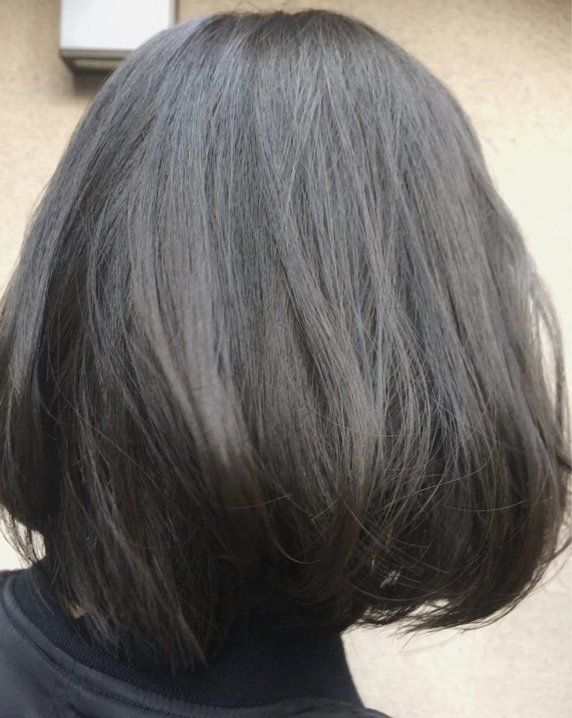 ショート カラー アッシュ ブルーカラー ブルーアッシュ ブラウンカラー vato マンツーマンサロンのヘアスタイル