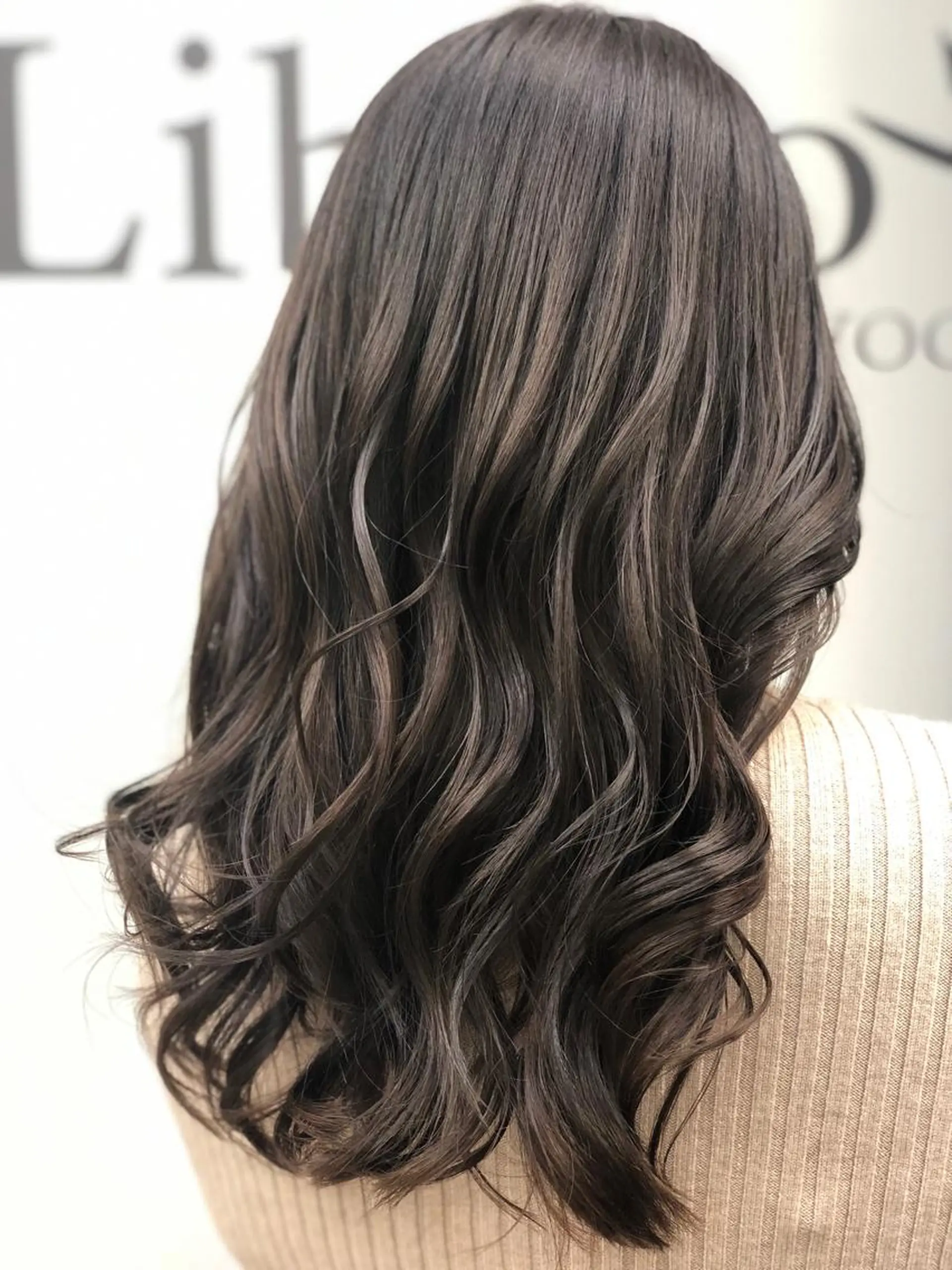 セミロング カラー シルバー カット ヘアカラー トリートメント 代表　YUKI ☆のヘアスタイル