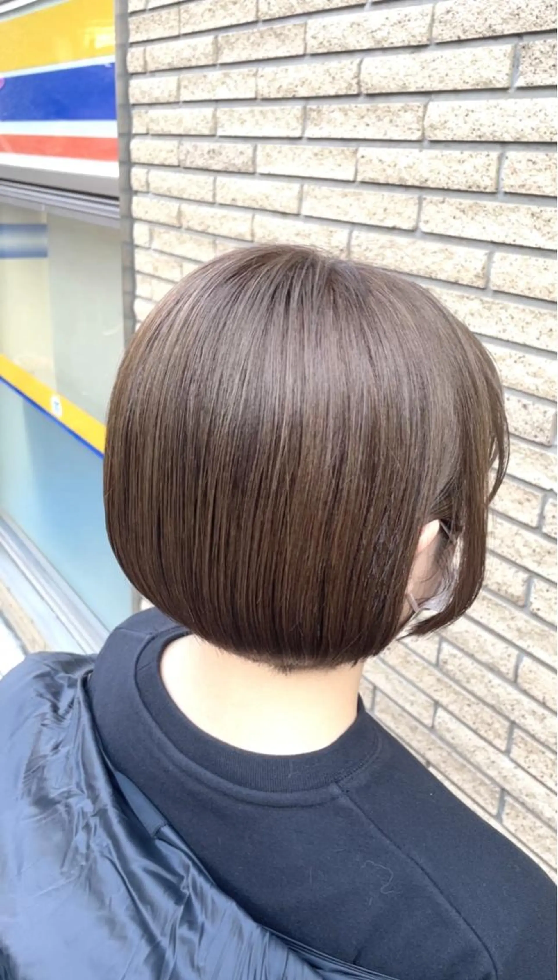 ショート カラー ショートボブ アッシュ ベージュカラー ブリーチ 透明感カラー カット ヘアカラー トリートメント BEBE所属・ブリーチなし 透明感カラーKANAのヘアスタイル