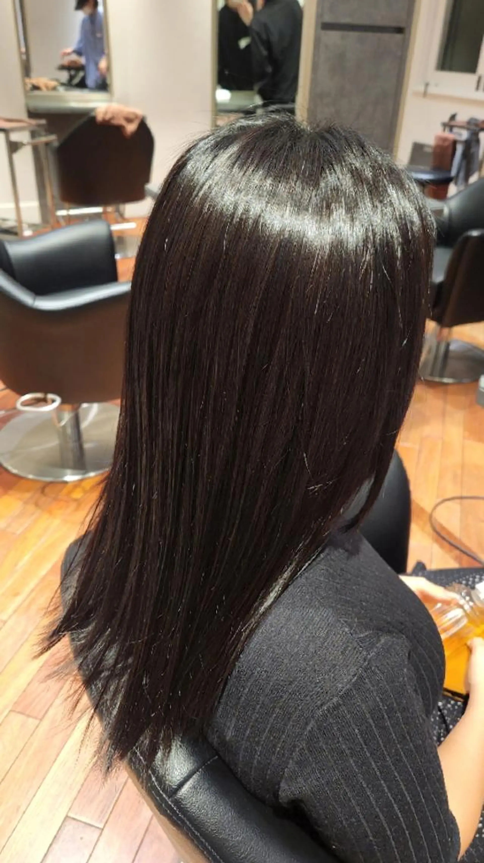 ロング カラー 黒髪 ショートパーマ🌀 小田　なつめのヘアスタイル